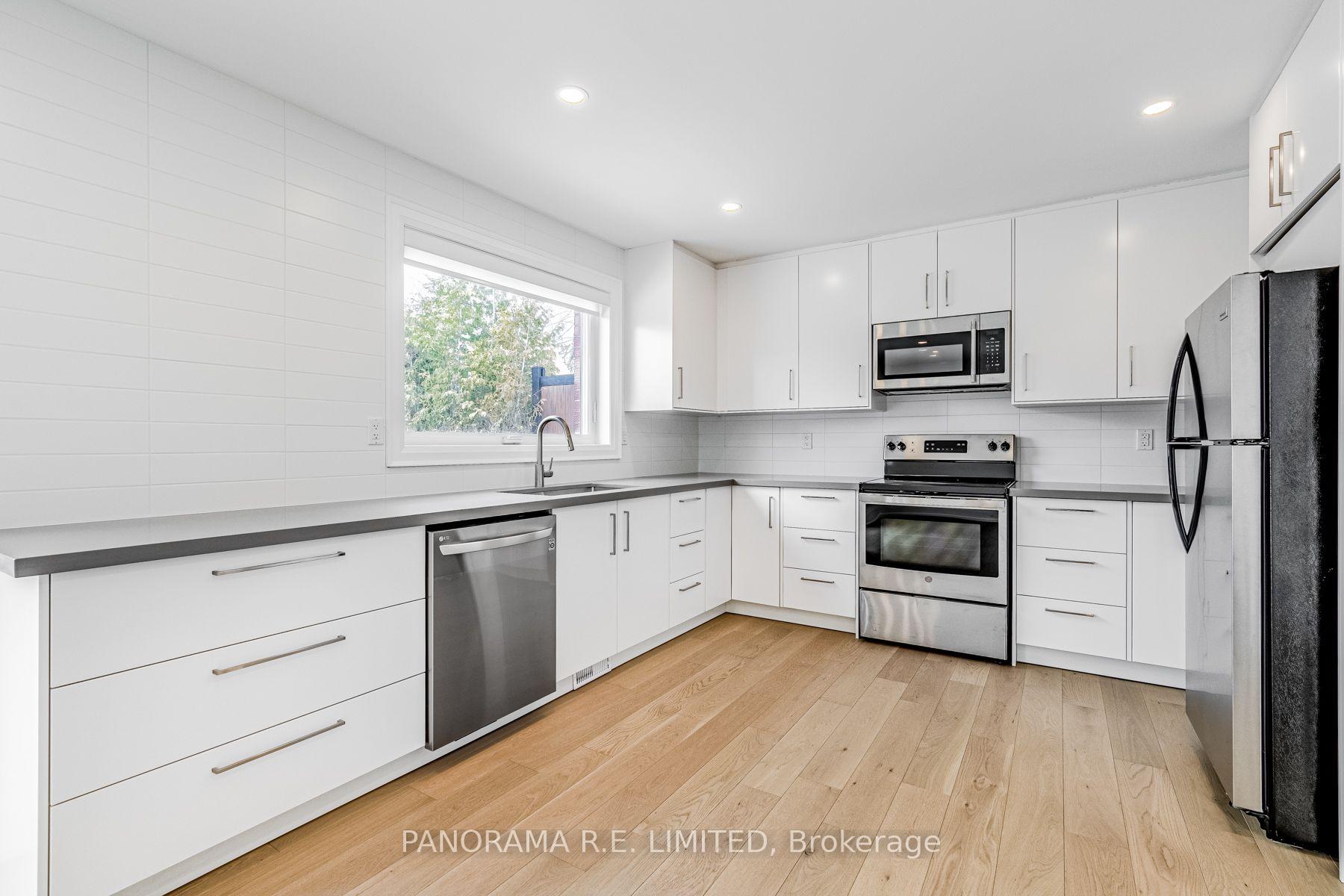 Photo 2 of Unit Lower, 674 Netherton Crescent, Mississauga, Applewood — HOMEH