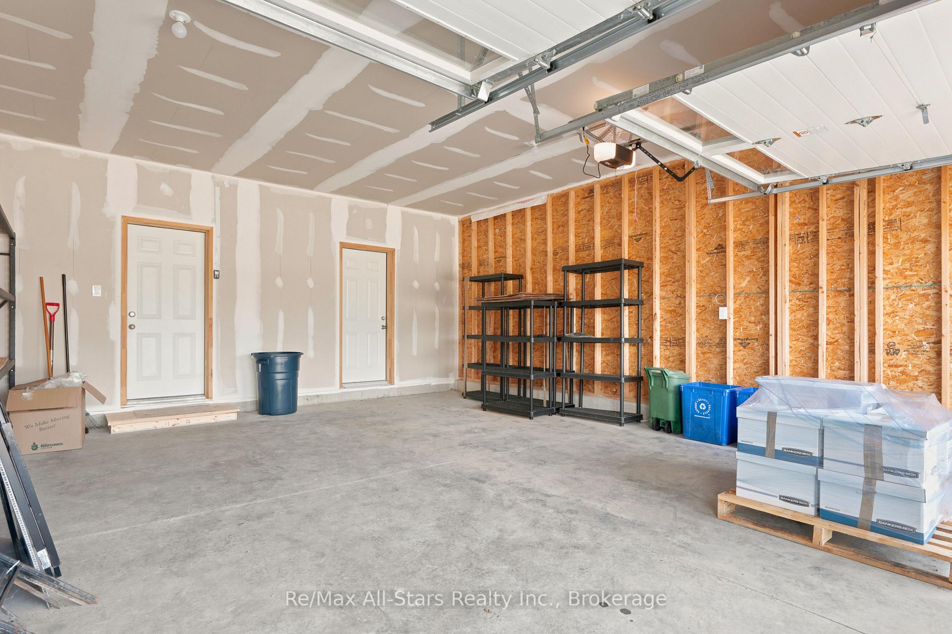 Photo 5 of 67 Hillcroft Way, Kawartha Lakes, Bobcaygeon — HOMEH