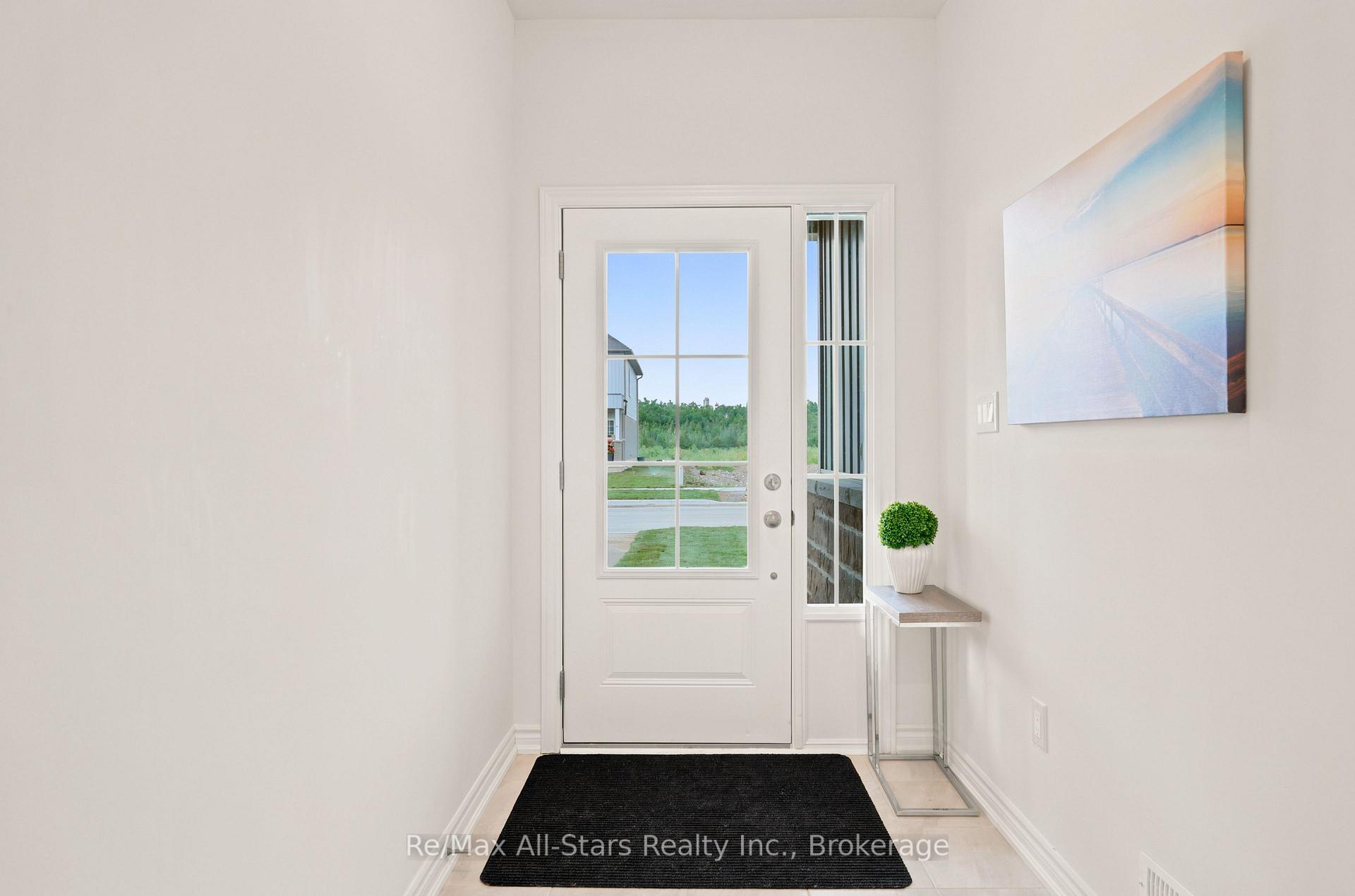 Photo 7 of 67 Hillcroft Way, Kawartha Lakes, Bobcaygeon — HOMEH