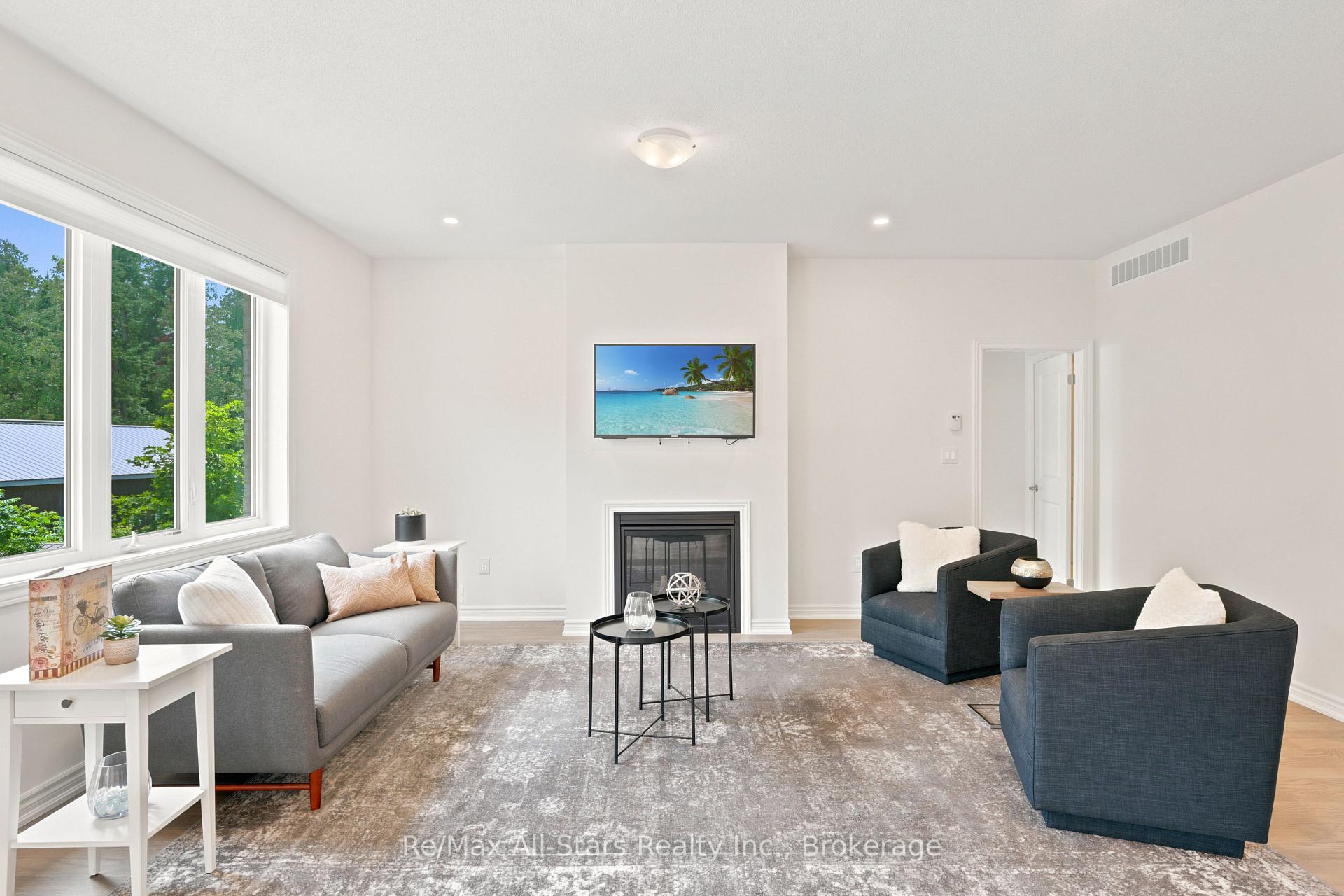 Photo 9 of 67 Hillcroft Way, Kawartha Lakes, Bobcaygeon — HOMEH