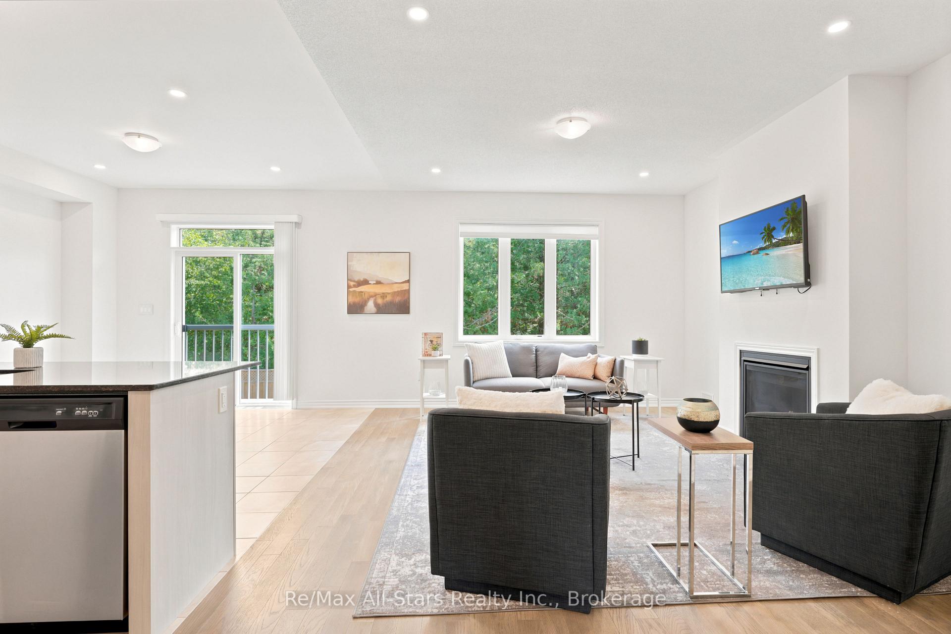 Photo 10 of 67 Hillcroft Way, Kawartha Lakes, Bobcaygeon — HOMEH