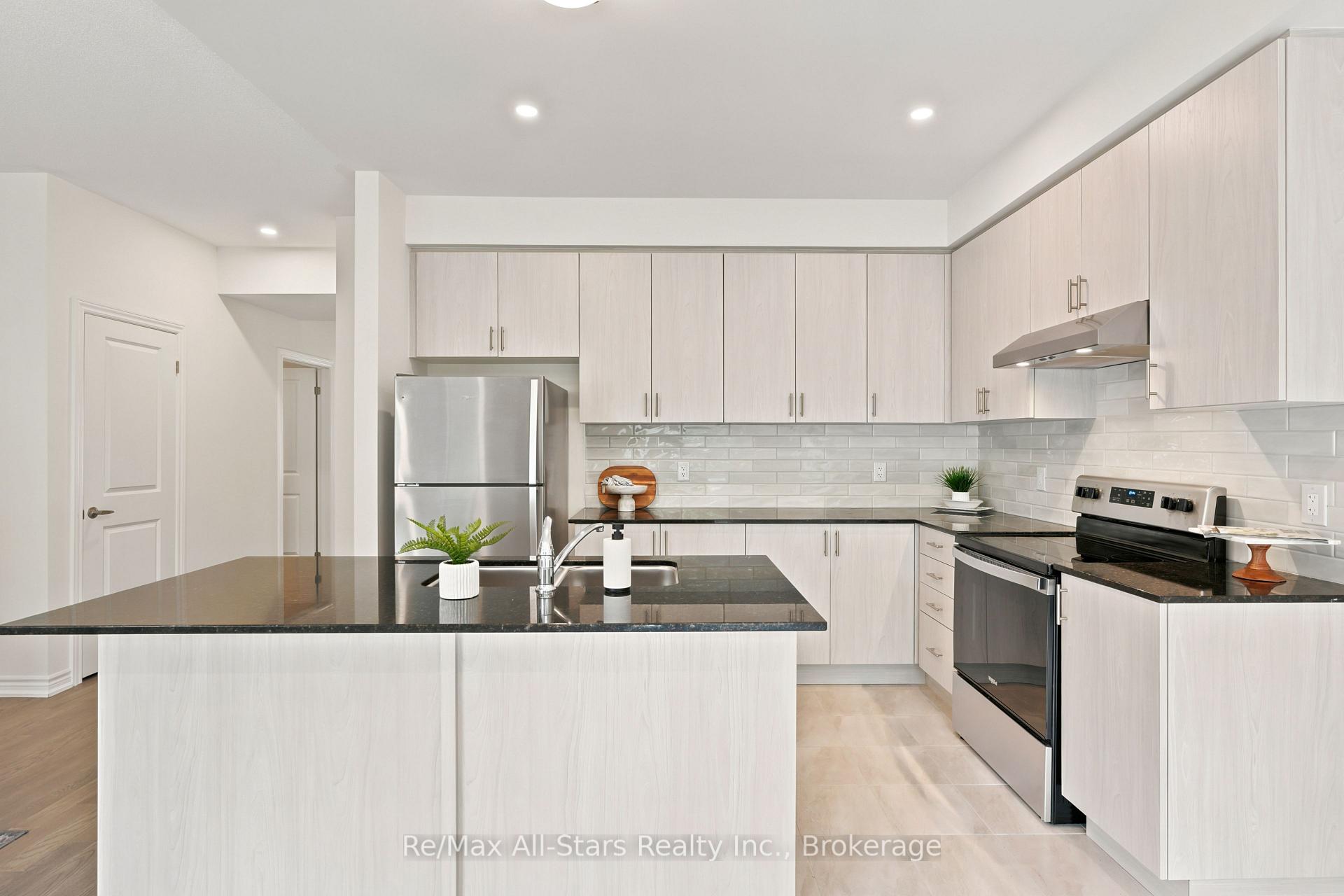 Photo 12 of 67 Hillcroft Way, Kawartha Lakes, Bobcaygeon — HOMEH