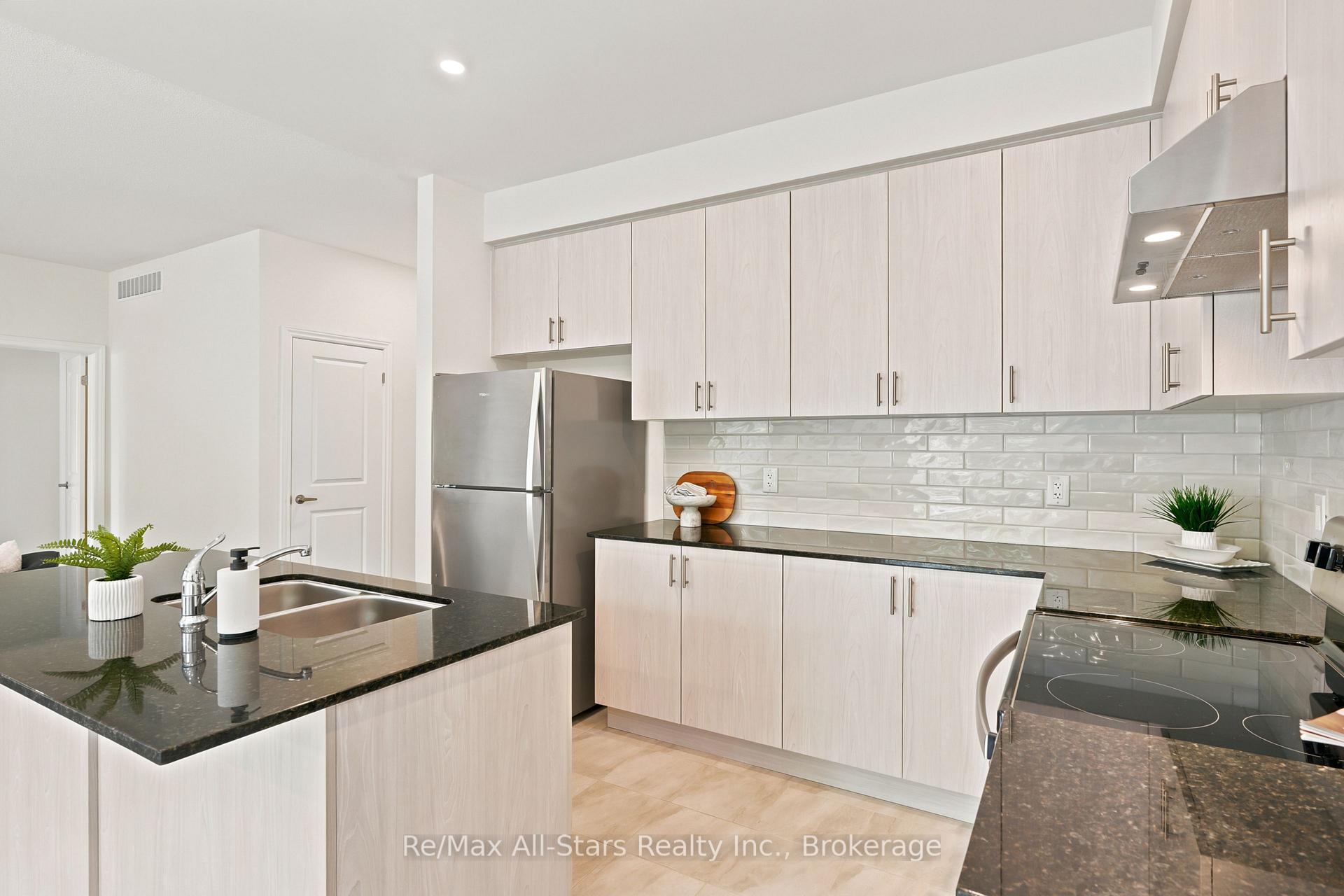 Photo 13 of 67 Hillcroft Way, Kawartha Lakes, Bobcaygeon — HOMEH