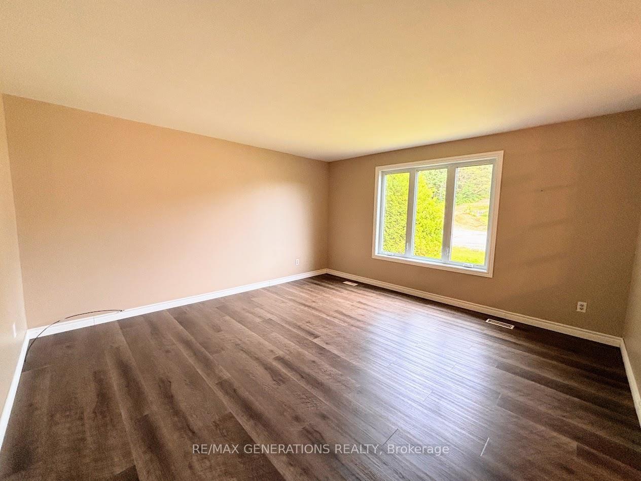 Photo 3 of 62 Redwing Avenue, Manitouwadge, TB-73 — HOMEH
