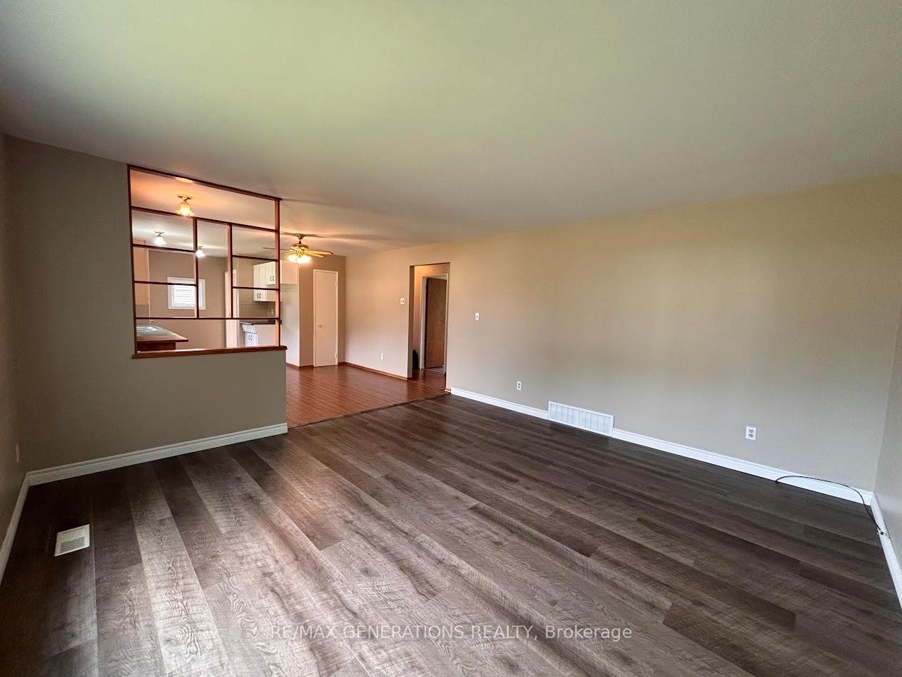 Photo 5 of 62 Redwing Avenue, Manitouwadge, TB-73 — HOMEH