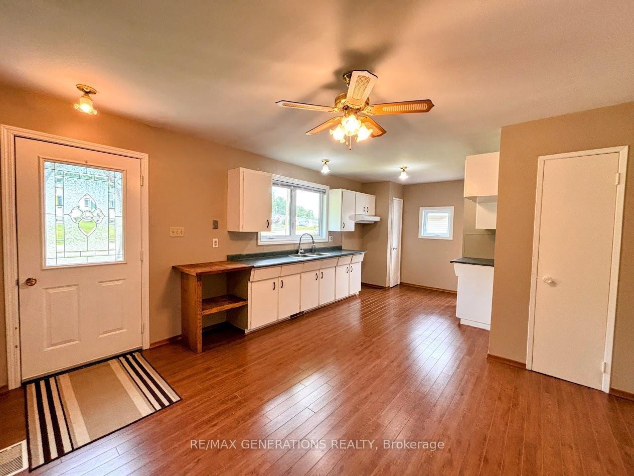 Photo 7 of 62 Redwing Avenue, Manitouwadge, TB-73 — HOMEH