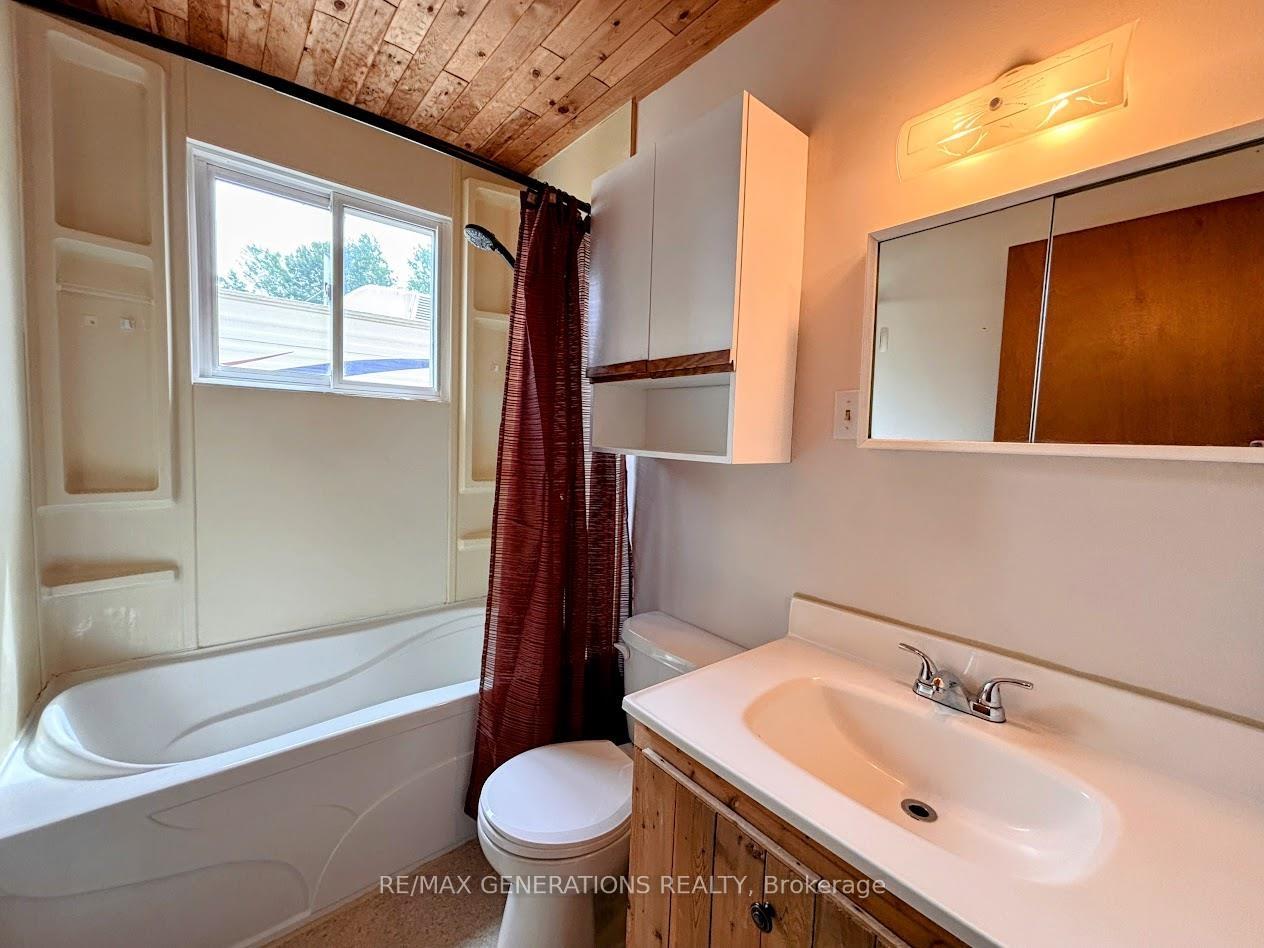 Photo 21 of 62 Redwing Avenue, Manitouwadge, TB-73 — HOMEH