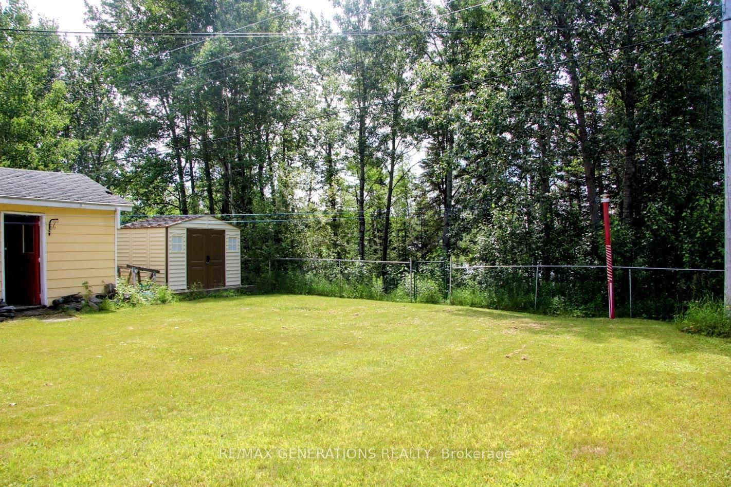 Photo 35 of 62 Redwing Avenue, Manitouwadge, TB-73 — HOMEH