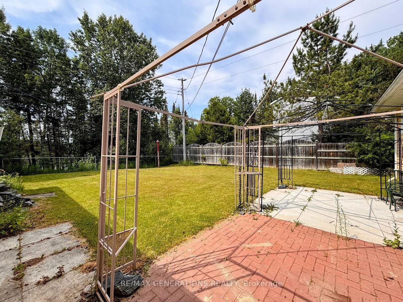 Photo 38 of 62 Redwing Avenue, Manitouwadge, TB-73 — HOMEH