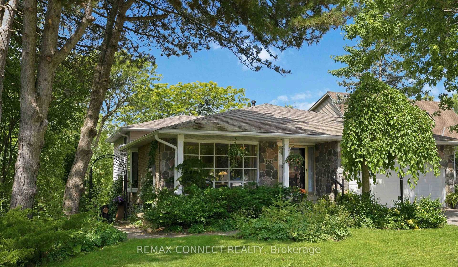 Photo 3 of 150 Pringle Drive, Whitby, Pringle Creek — HOMEH