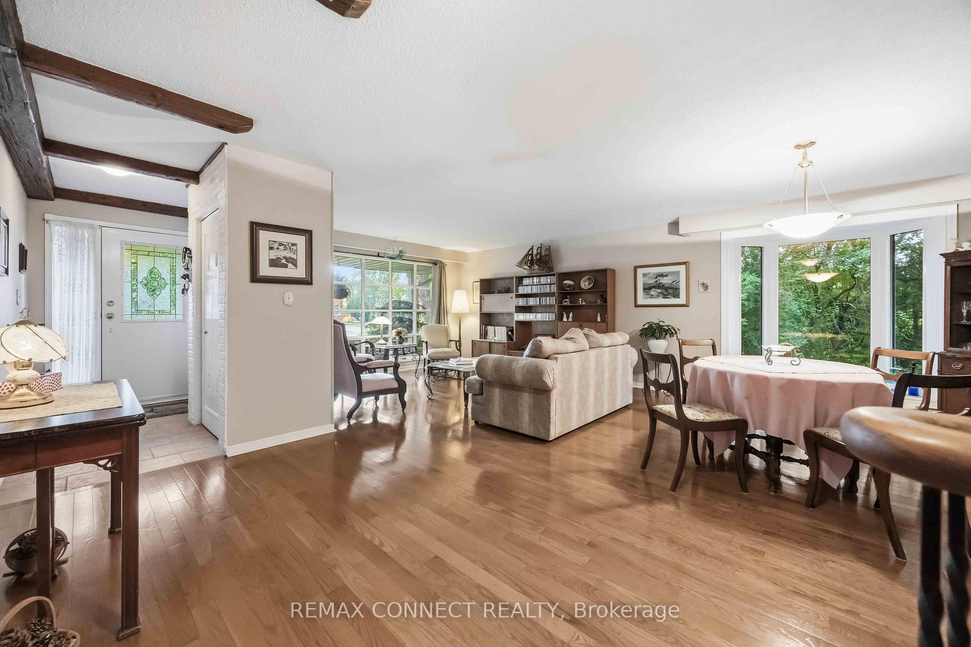 Photo 4 of 150 Pringle Drive, Whitby, Pringle Creek — HOMEH