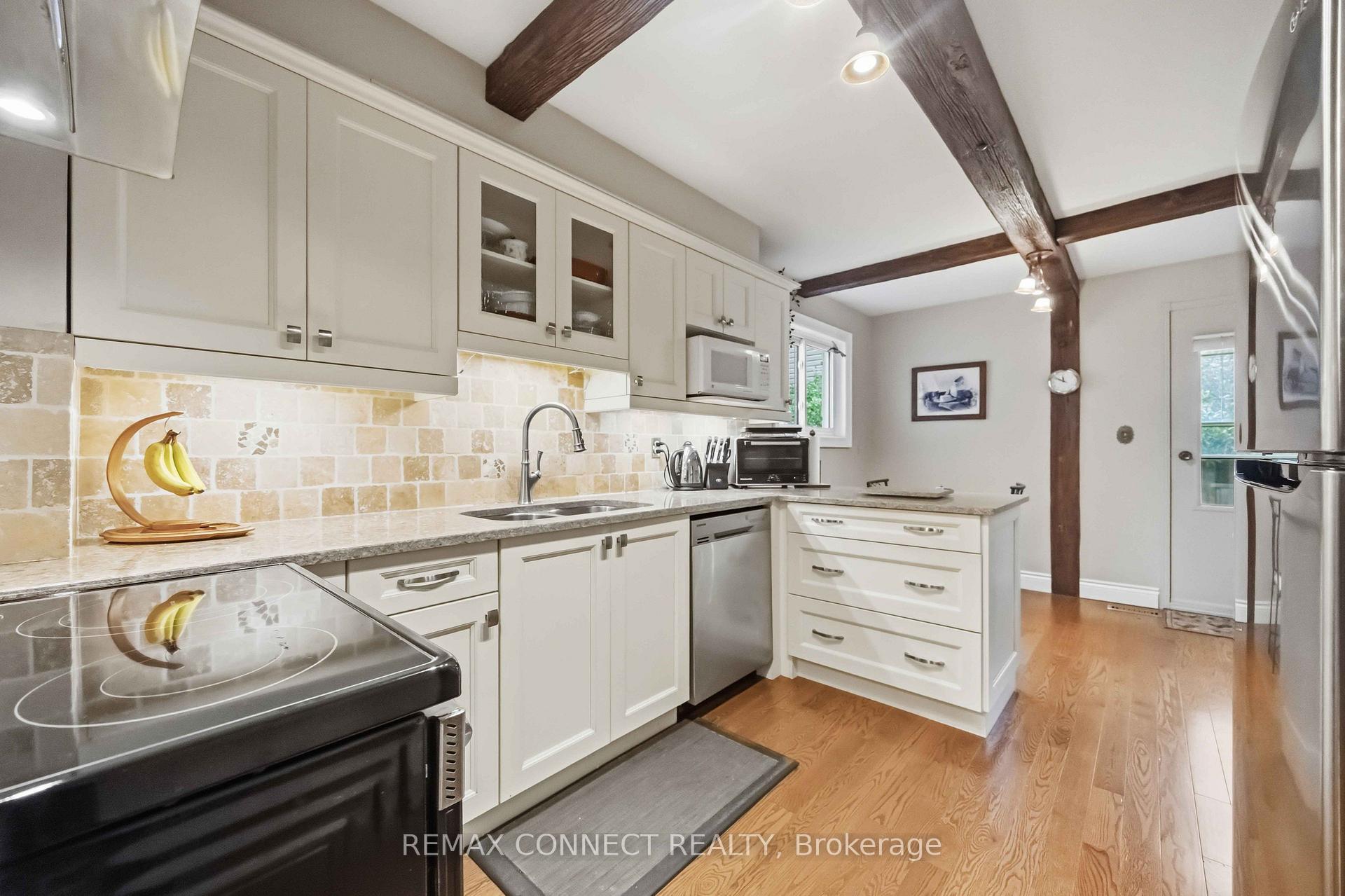 Photo 8 of 150 Pringle Drive, Whitby, Pringle Creek — HOMEH