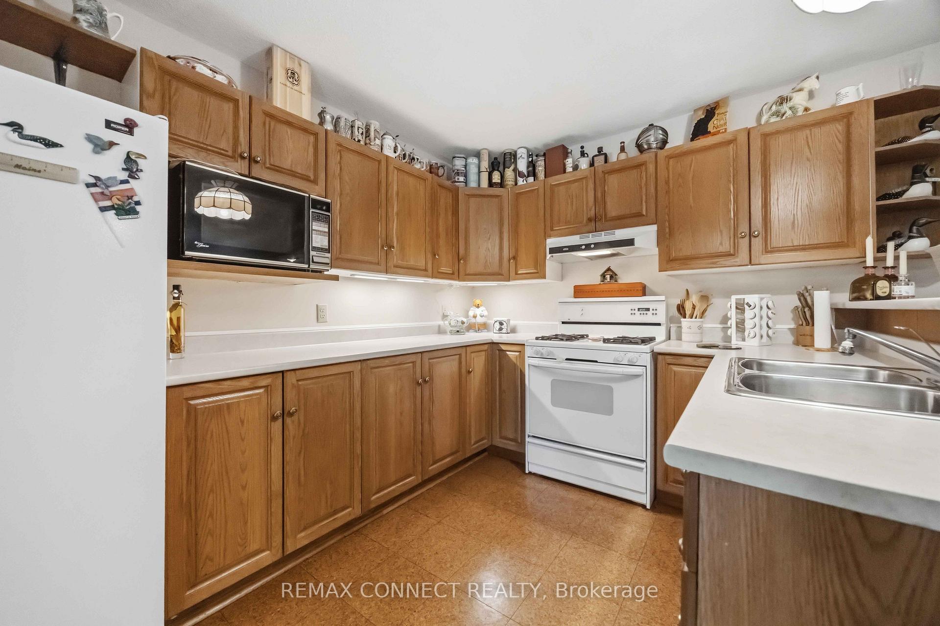 Photo 15 of 150 Pringle Drive, Whitby, Pringle Creek — HOMEH