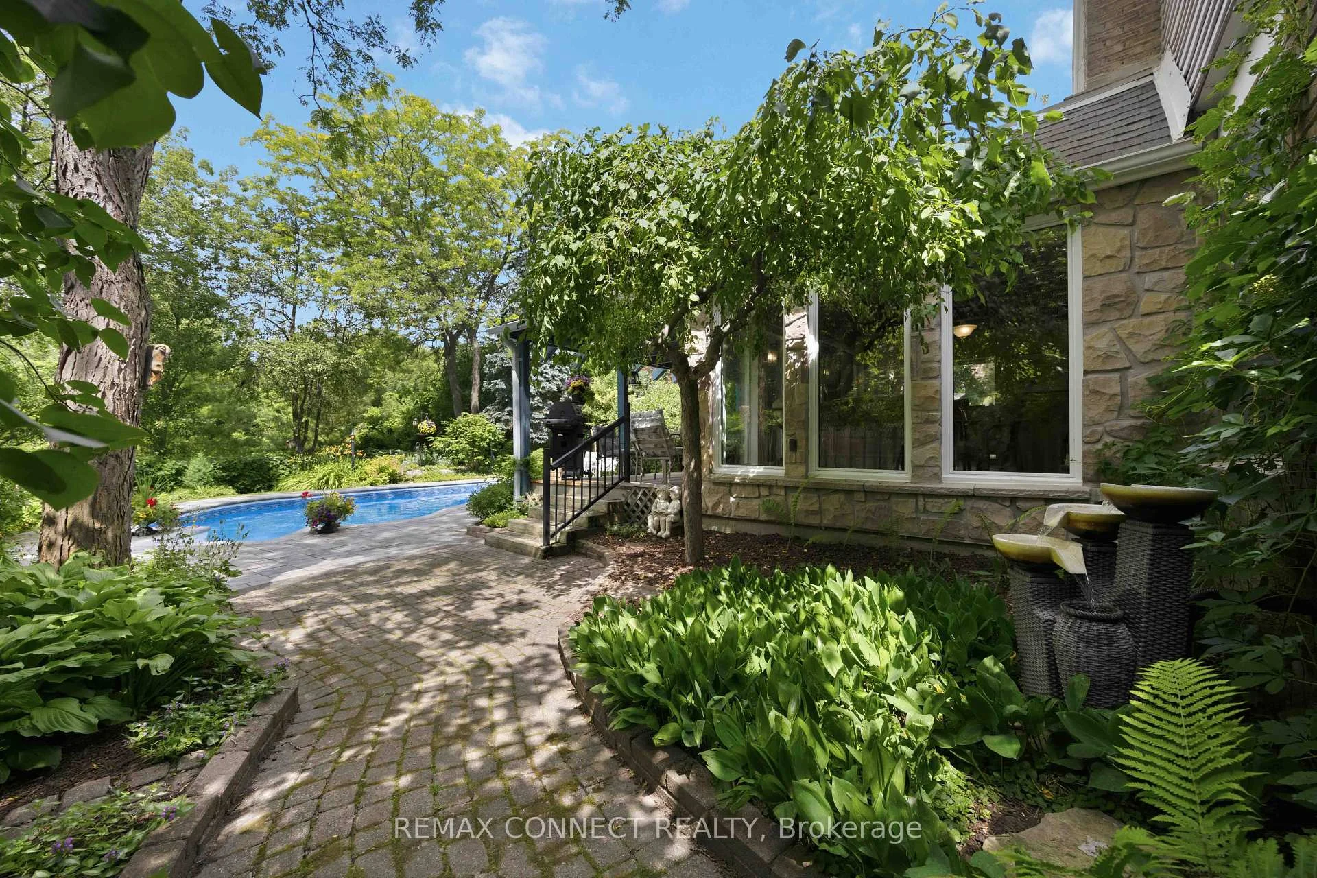 Photo 26 of 150 Pringle Drive, Whitby, Pringle Creek — HOMEH