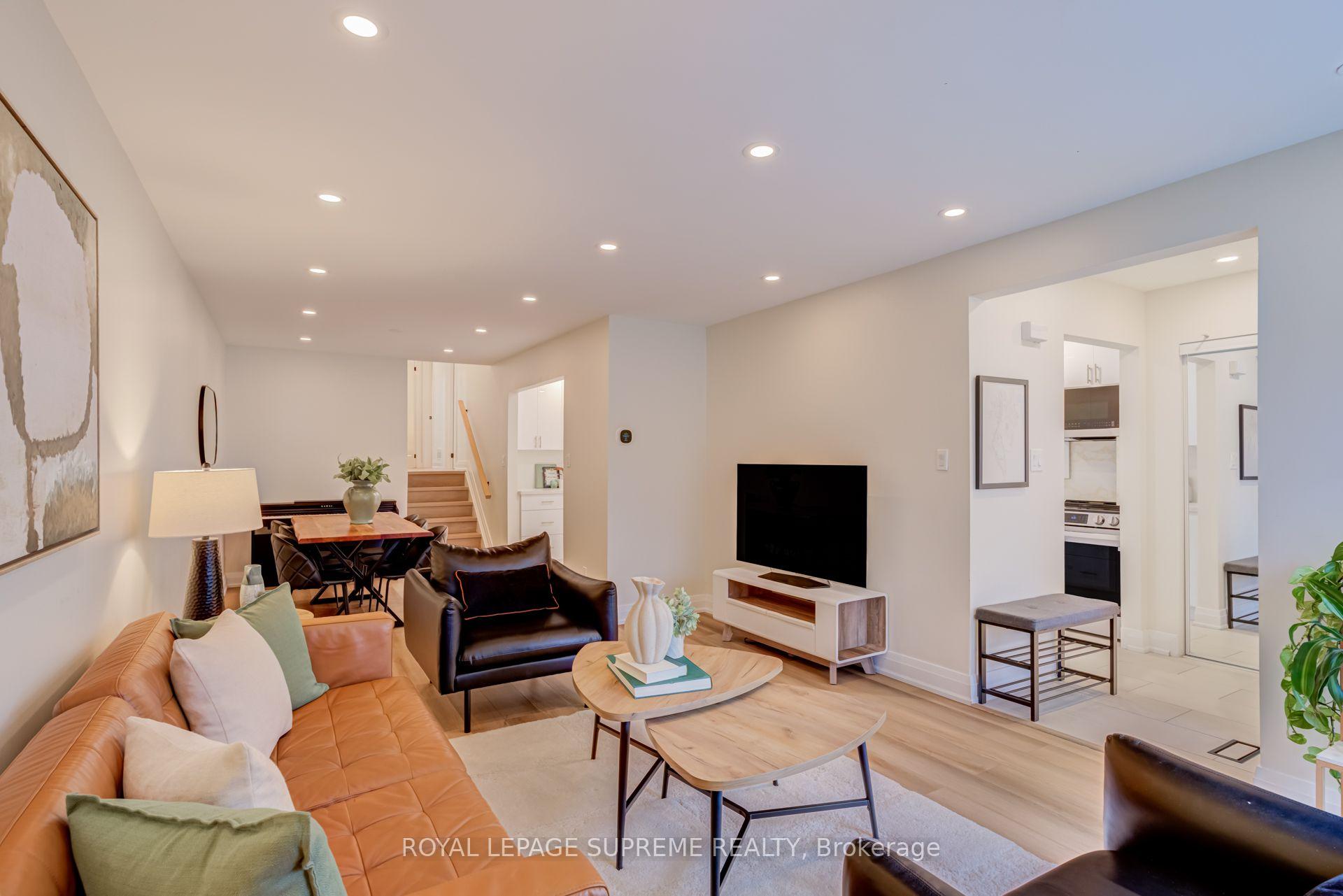 Photo 5 of 143 Voltarie Crescent, Mississauga, Mississauga Valleys — HOMEH