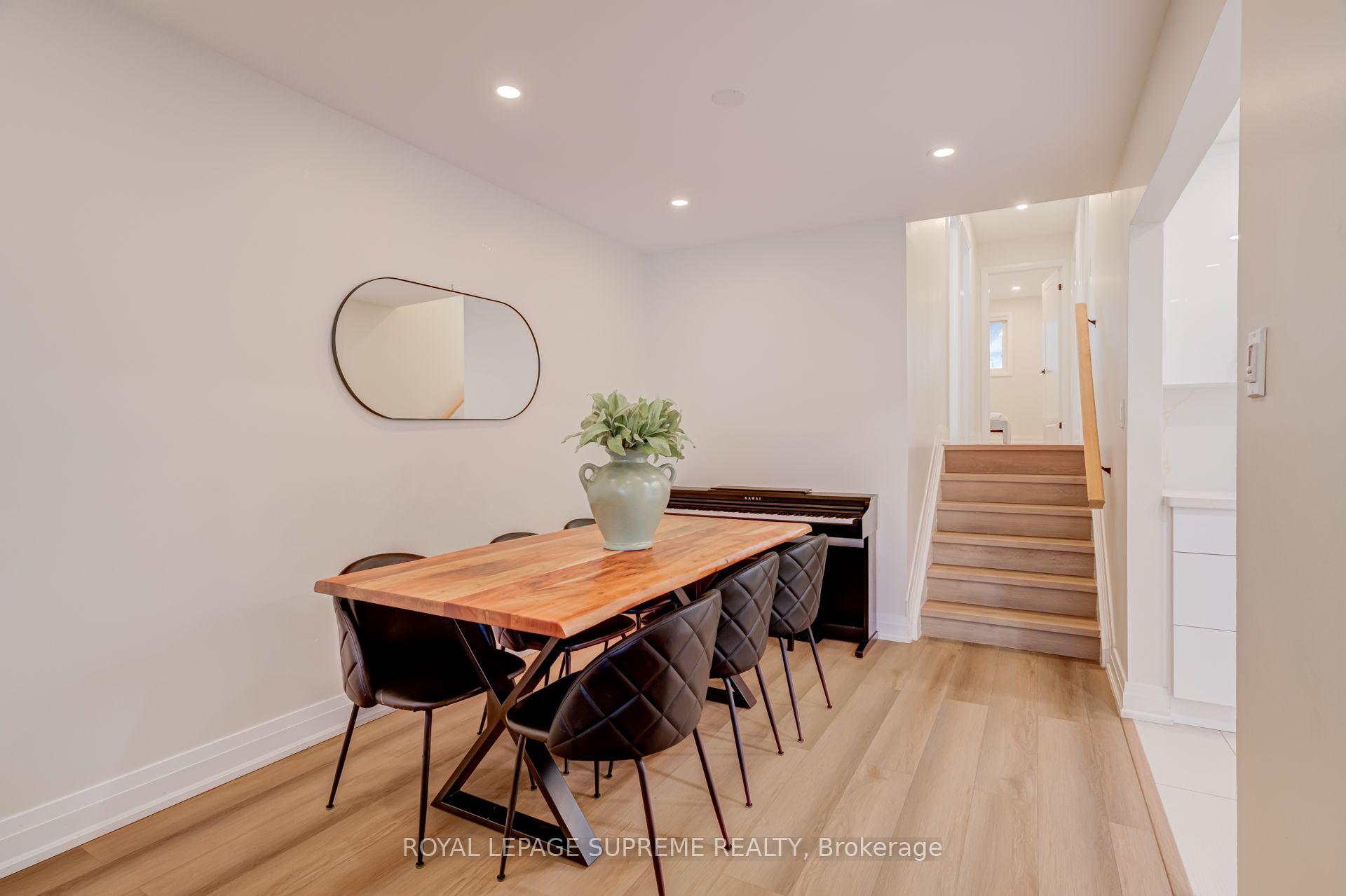 Photo 8 of 143 Voltarie Crescent, Mississauga, Mississauga Valleys — HOMEH