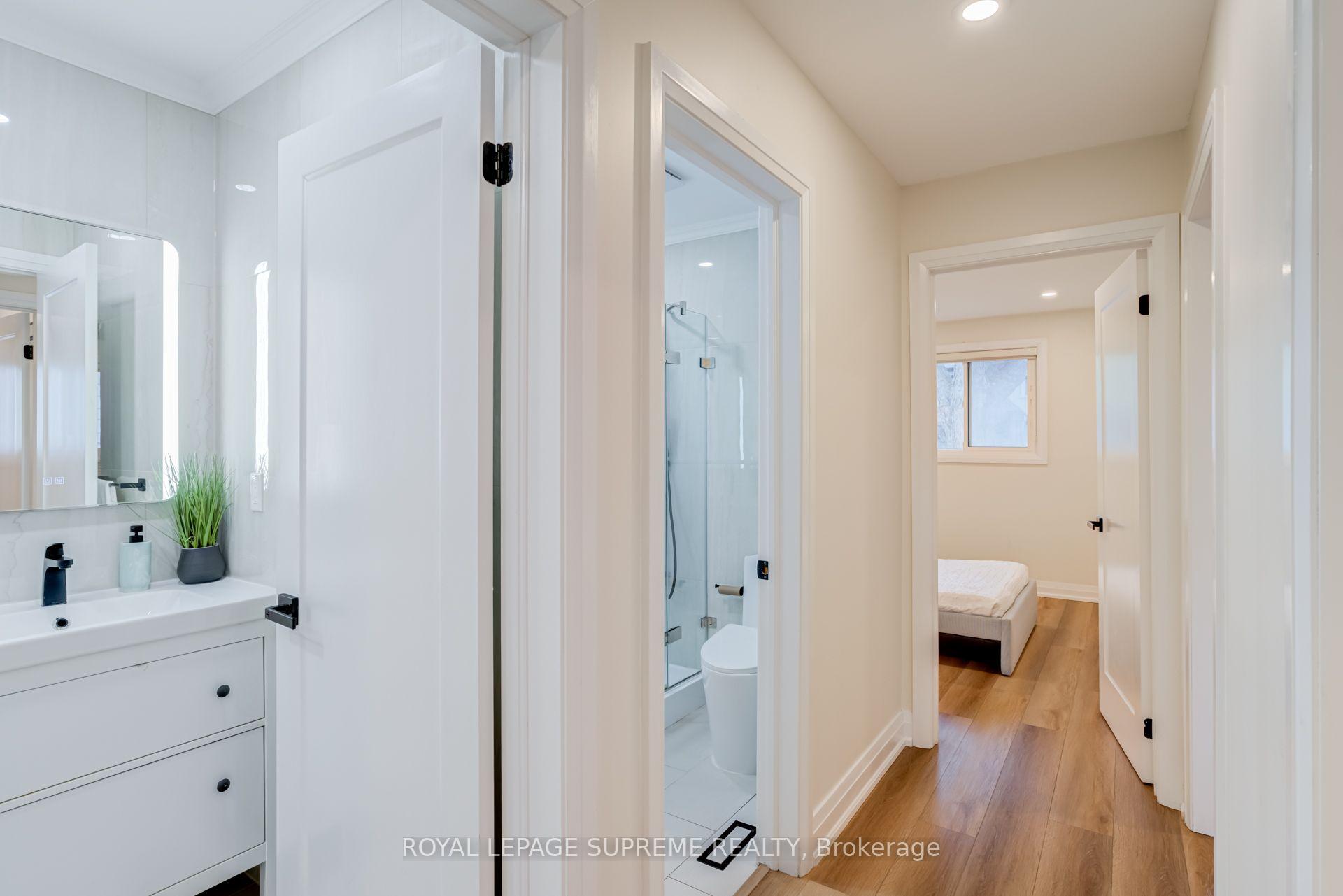 Photo 15 of 143 Voltarie Crescent, Mississauga, Mississauga Valleys — HOMEH