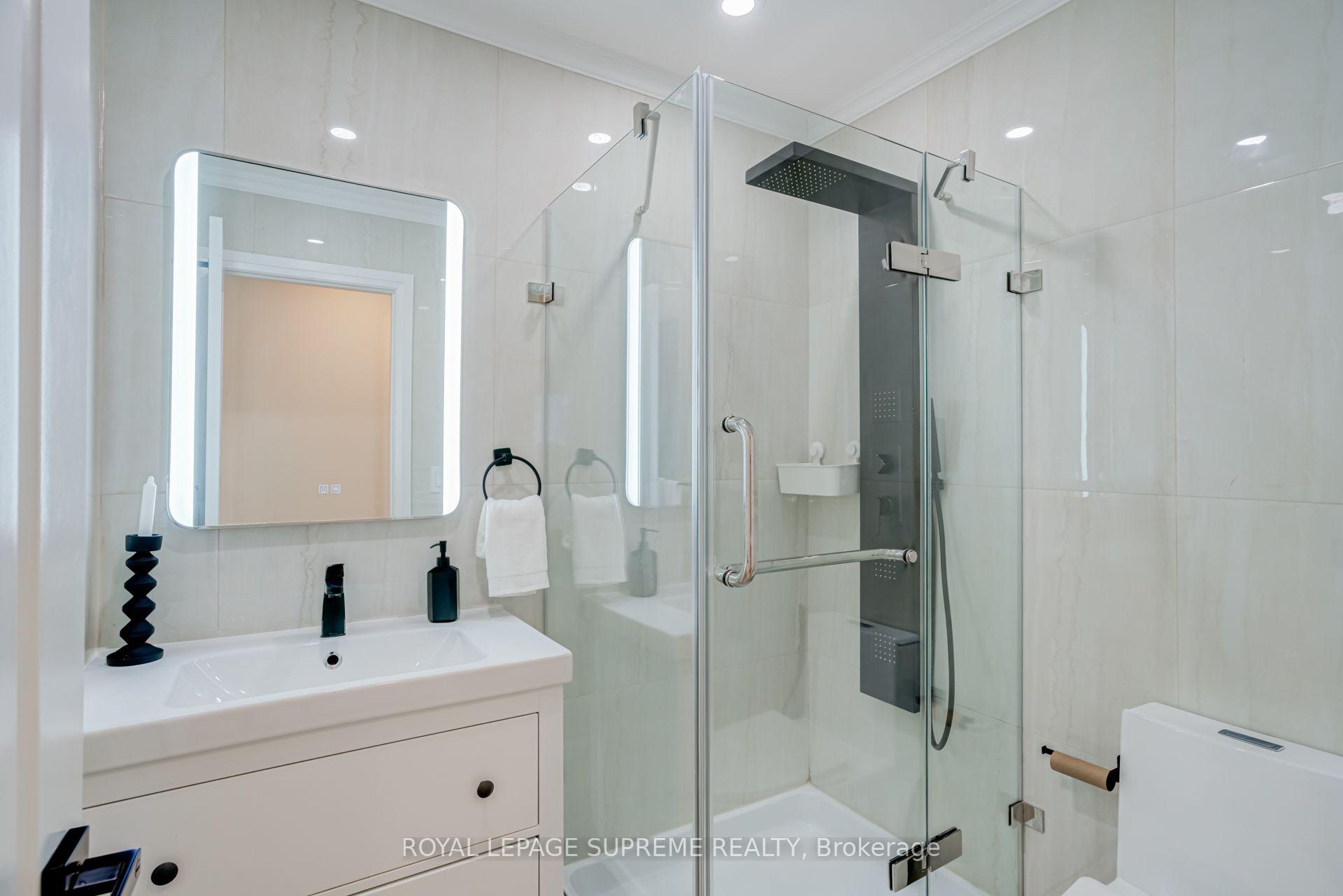 Photo 23 of 143 Voltarie Crescent, Mississauga, Mississauga Valleys — HOMEH