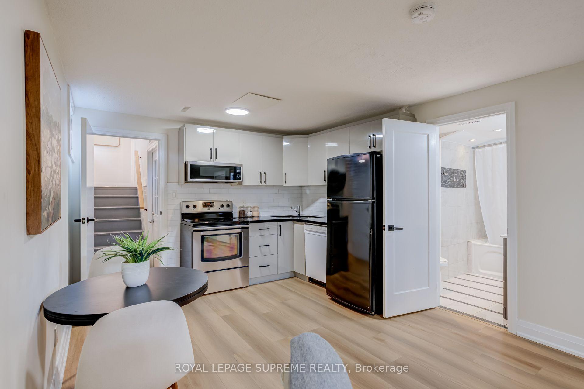 Photo 31 of 143 Voltarie Crescent, Mississauga, Mississauga Valleys — HOMEH