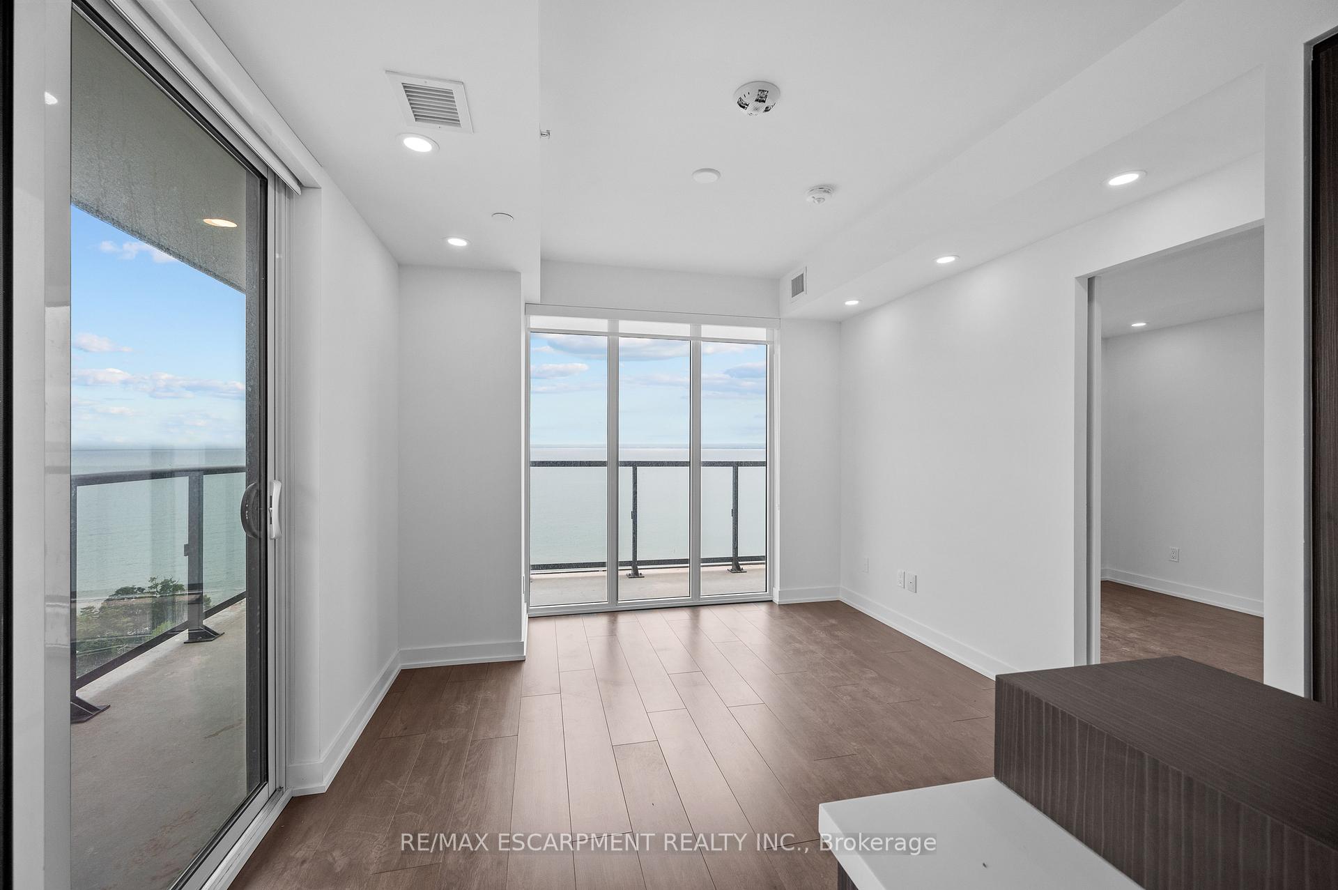 Photo 6 of Unit 1503, 370 Martha Street, Burlington, Brant — HOMEH
