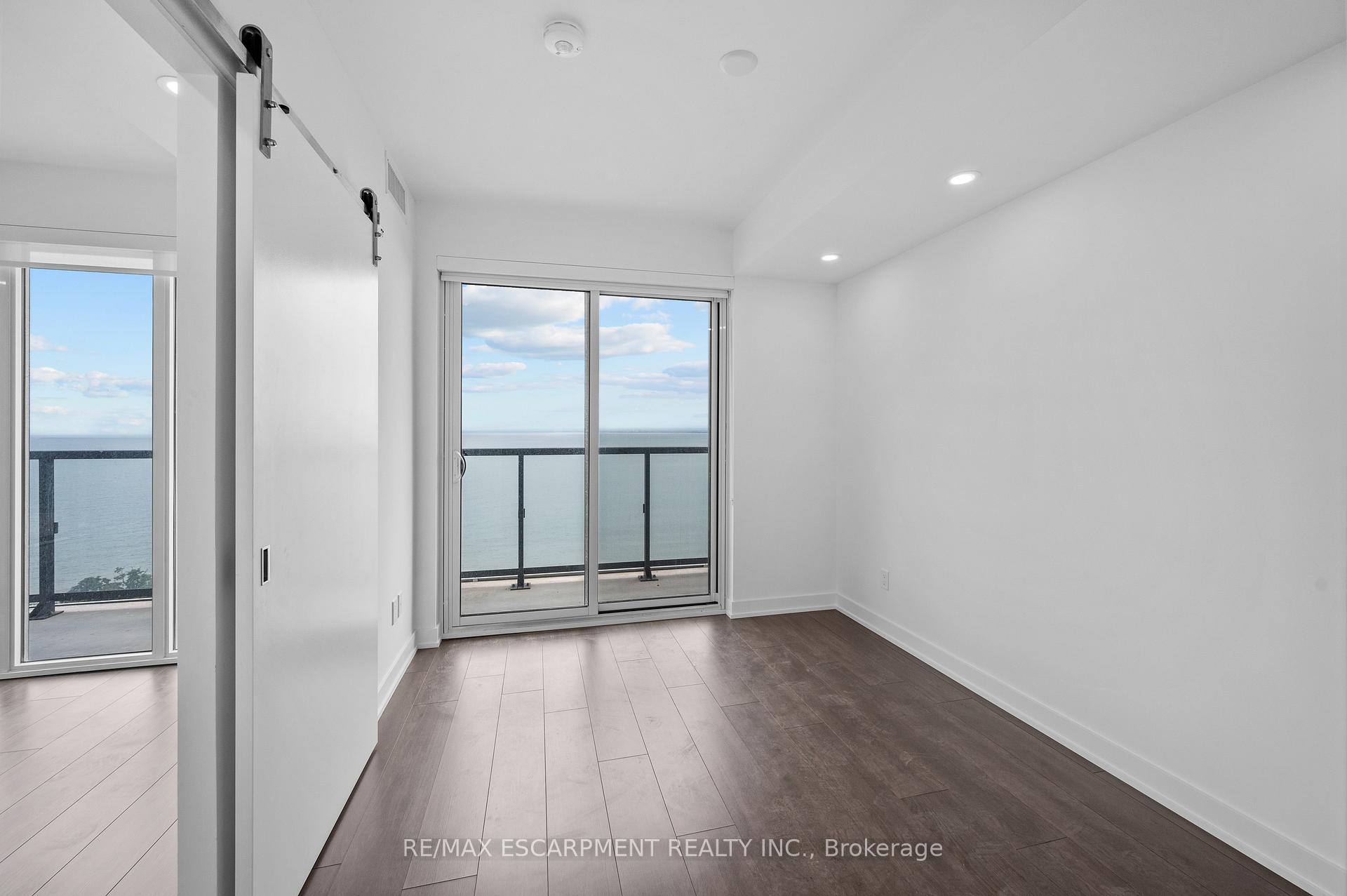 Photo 9 of Unit 1503, 370 Martha Street, Burlington, Brant — HOMEH