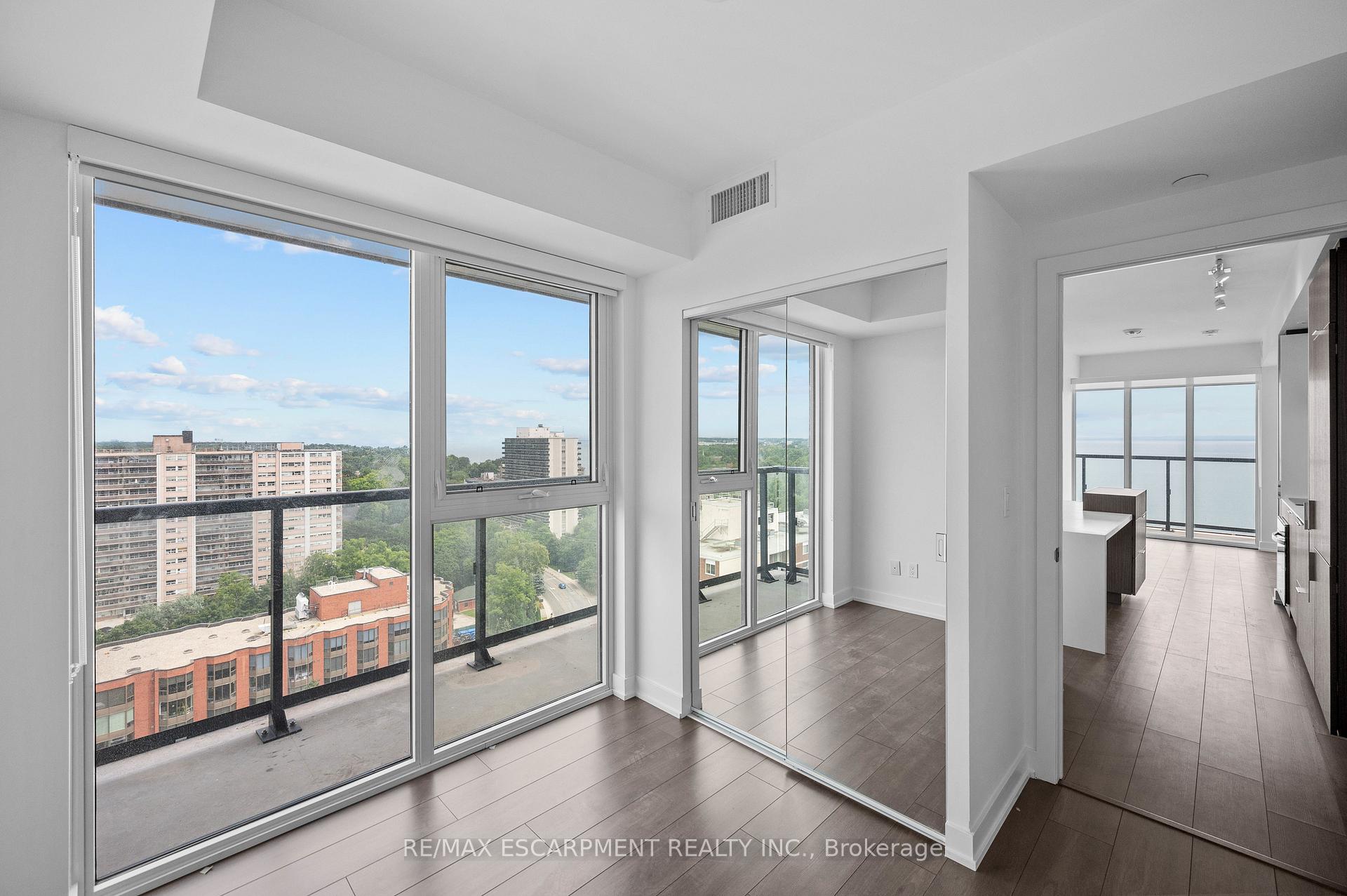 Photo 11 of Unit 1503, 370 Martha Street, Burlington, Brant — HOMEH