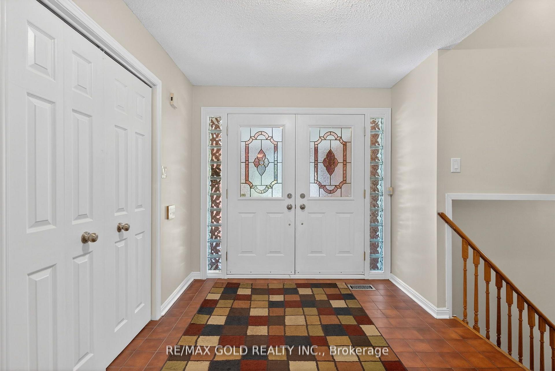 Photo 4 of 14 Cairnmore Court, Brampton, Snelgrove — HOMEH
