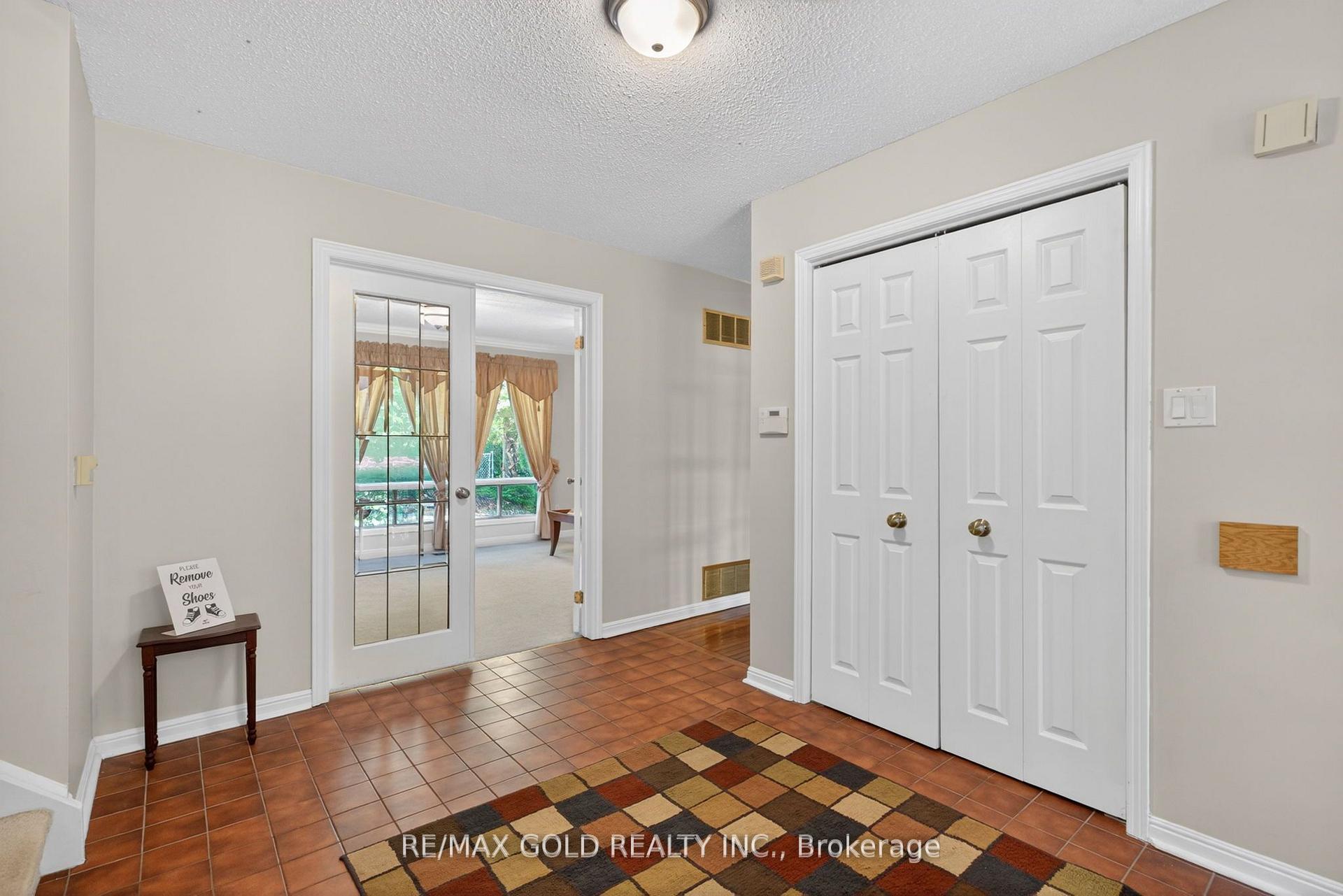 Photo 5 of 14 Cairnmore Court, Brampton, Snelgrove — HOMEH