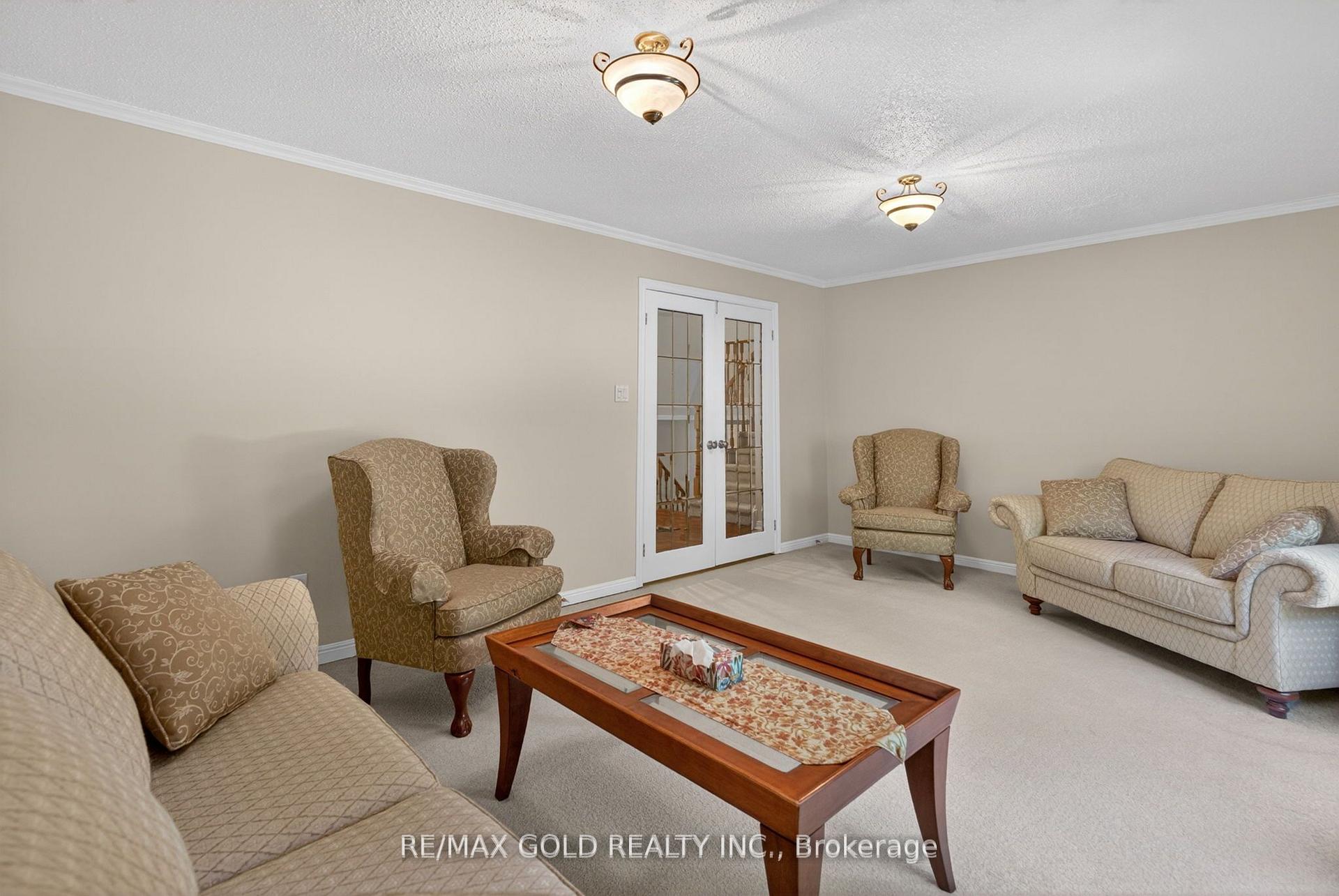 Photo 7 of 14 Cairnmore Court, Brampton, Snelgrove — HOMEH