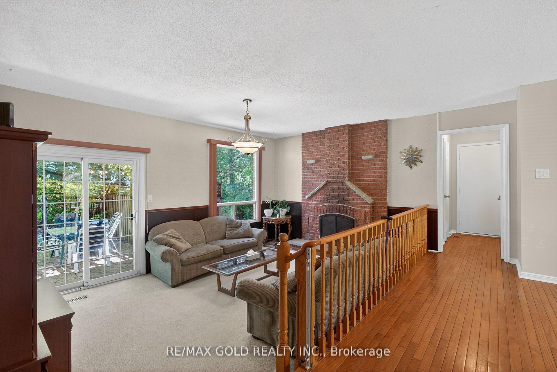 Photo 10 of 14 Cairnmore Court, Brampton, Snelgrove — HOMEH