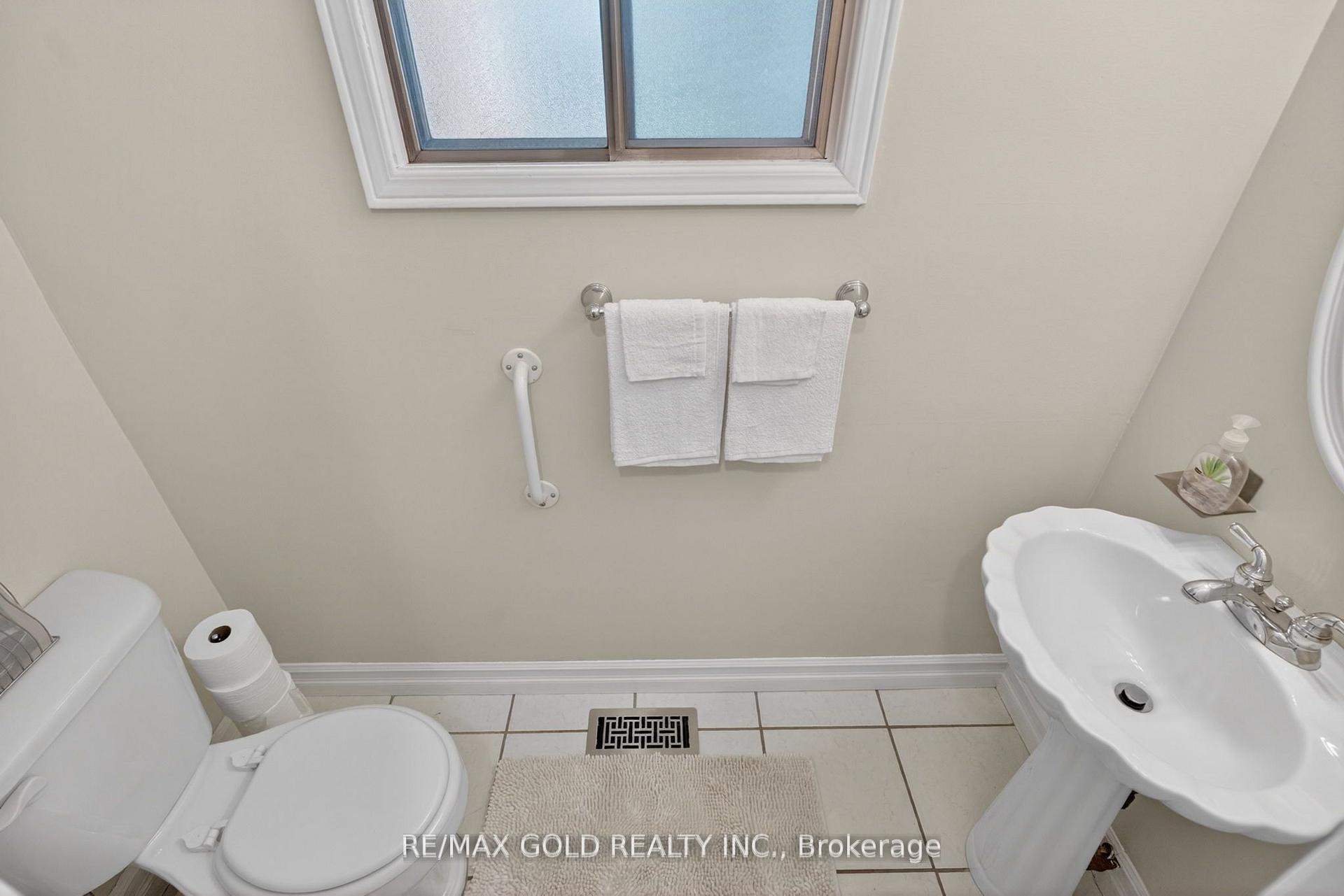 Photo 19 of 14 Cairnmore Court, Brampton, Snelgrove — HOMEH