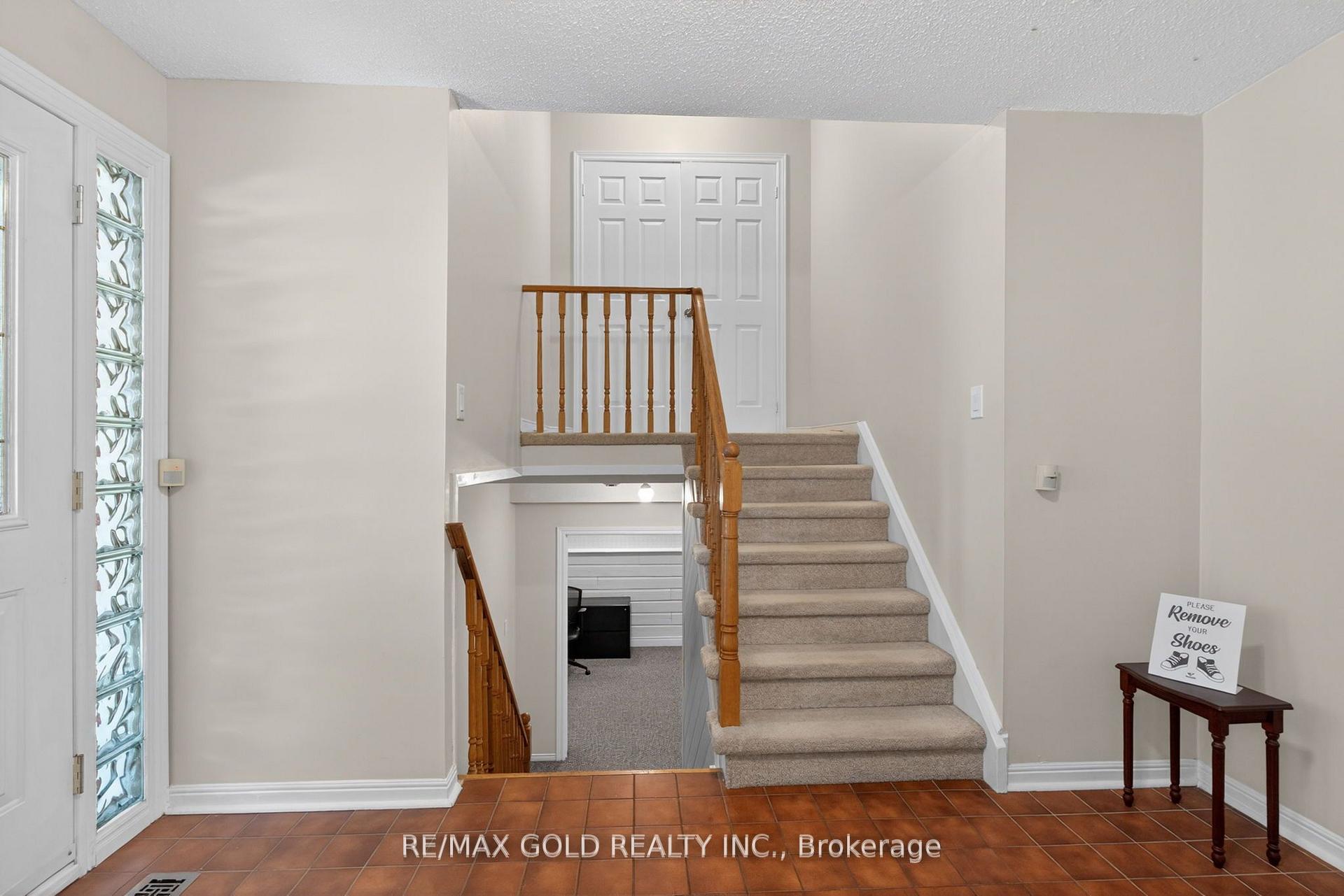 Photo 20 of 14 Cairnmore Court, Brampton, Snelgrove — HOMEH