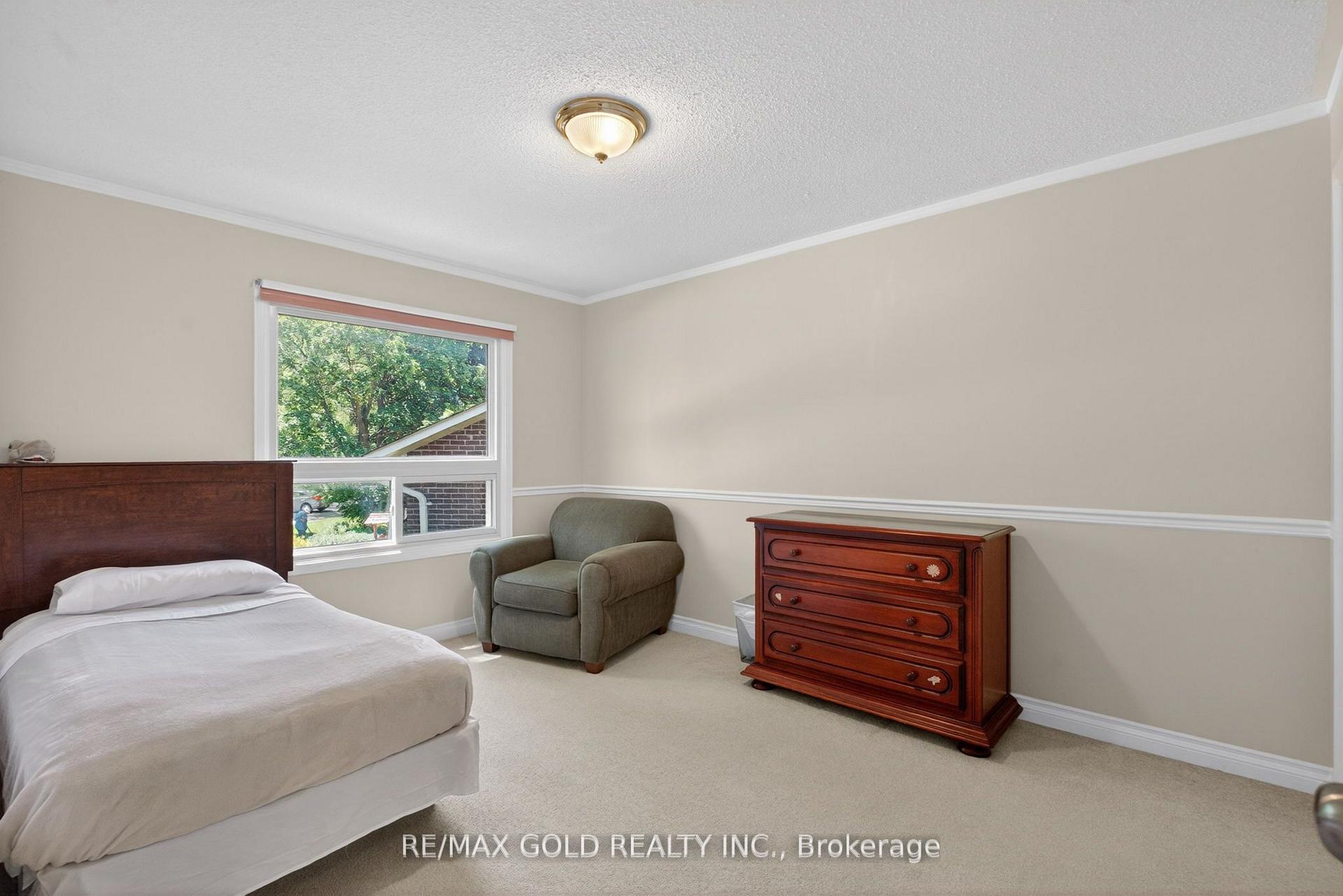 Photo 23 of 14 Cairnmore Court, Brampton, Snelgrove — HOMEH