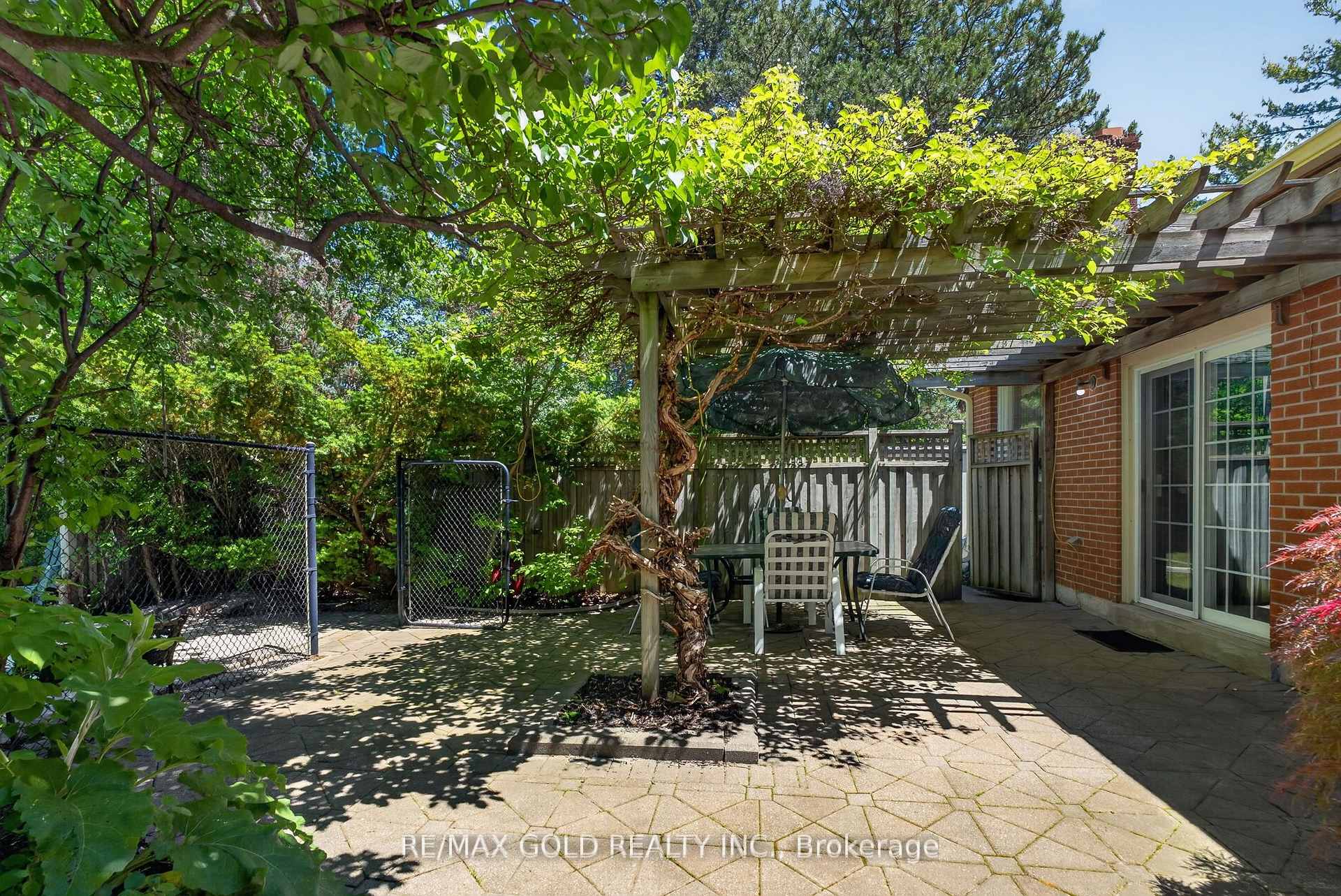 Photo 42 of 14 Cairnmore Court, Brampton, Snelgrove — HOMEH