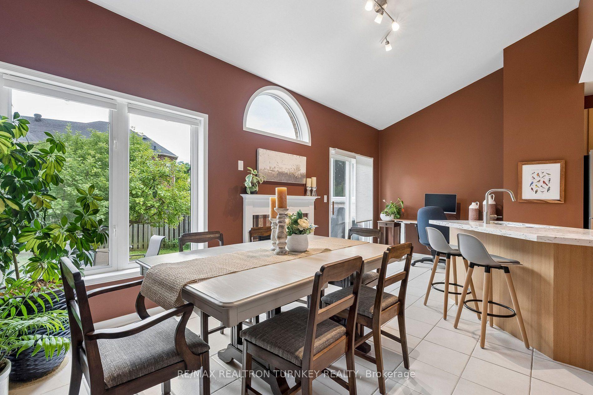 Photo 10 of 7 Thomas Bales Drive, Markham, Berczy — HOMEH