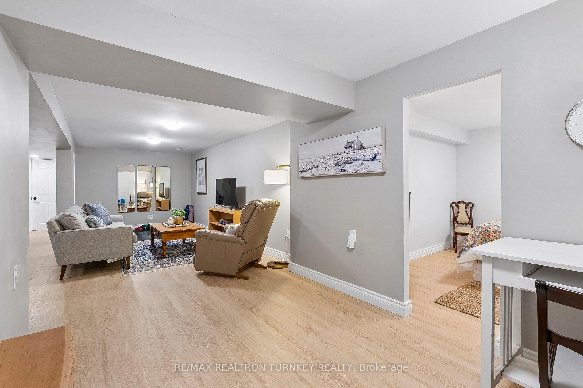 Photo 20 of 7 Thomas Bales Drive, Markham, Berczy — HOMEH