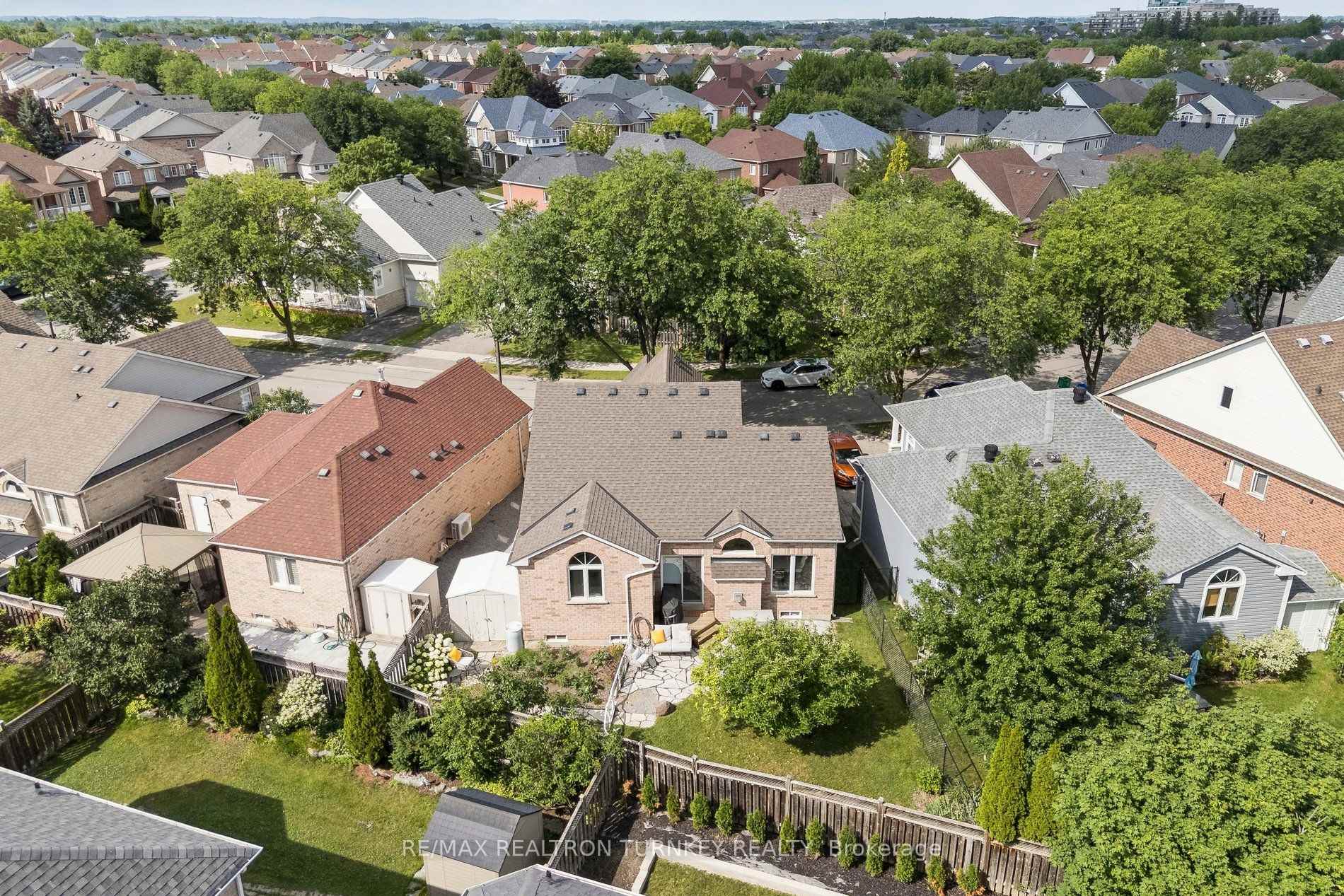 Photo 38 of 7 Thomas Bales Drive, Markham, Berczy — HOMEH