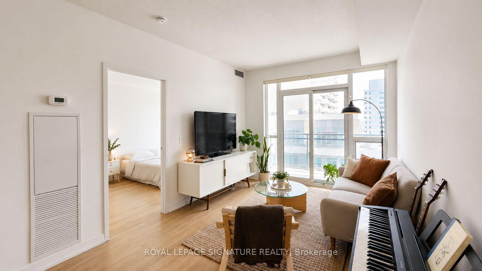 Photo 3 of Unit 1708, 89 Dunfield Avenue, Toronto, Mount Pleasant West — HOMEH