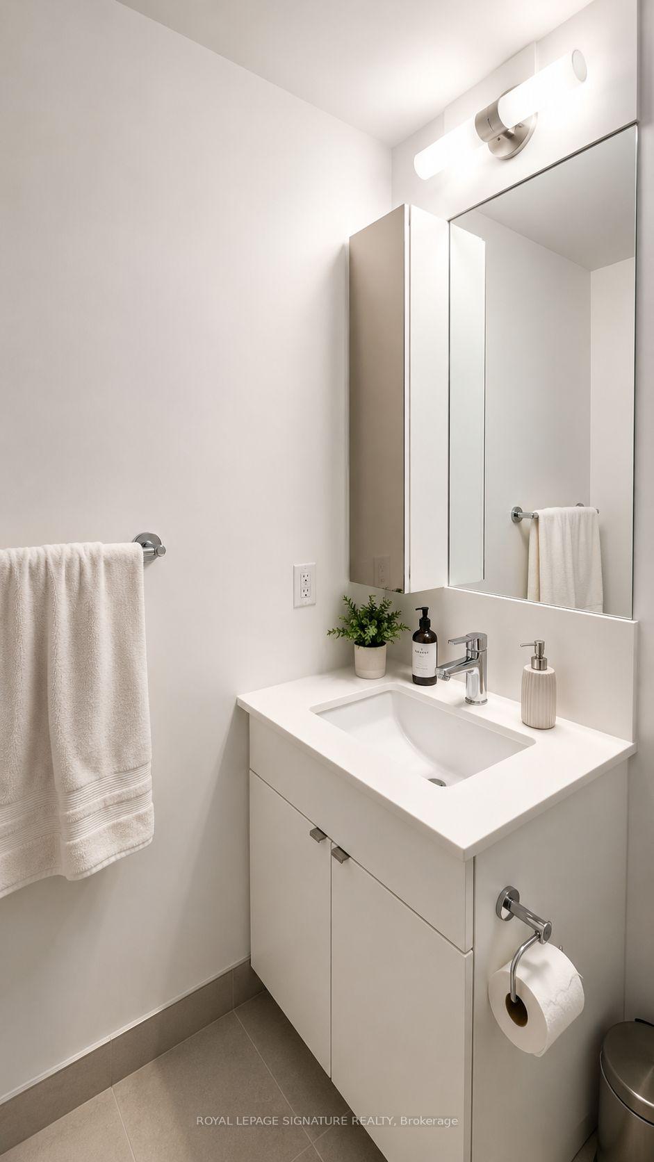 Photo 8 of Unit 1708, 89 Dunfield Avenue, Toronto, Mount Pleasant West — HOMEH