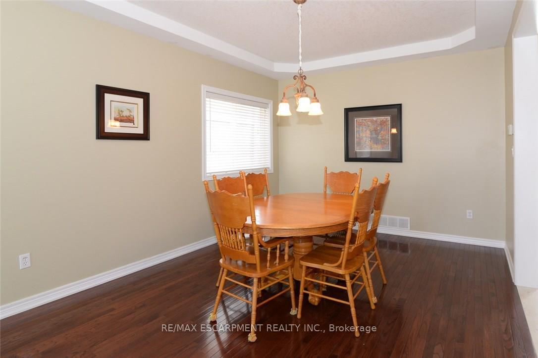 Photo 4 of 24 Bosworth Street, Hamilton, Meadowlands — HOMEH