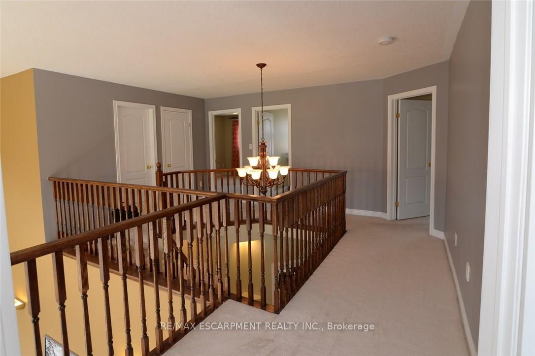 Photo 13 of 24 Bosworth Street, Hamilton, Meadowlands — HOMEH