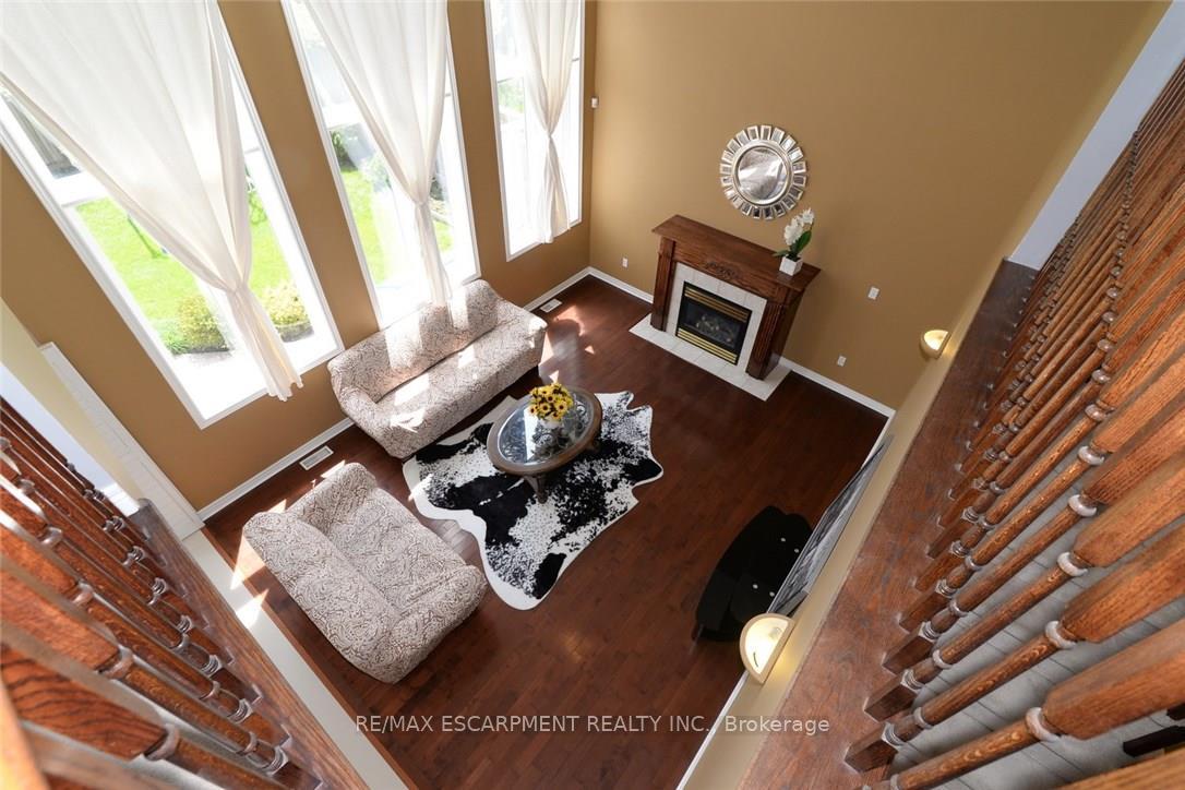 Photo 14 of 24 Bosworth Street, Hamilton, Meadowlands — HOMEH