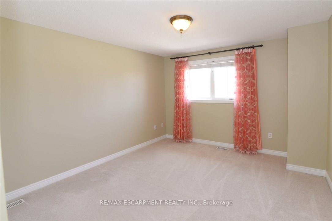 Photo 21 of 24 Bosworth Street, Hamilton, Meadowlands — HOMEH