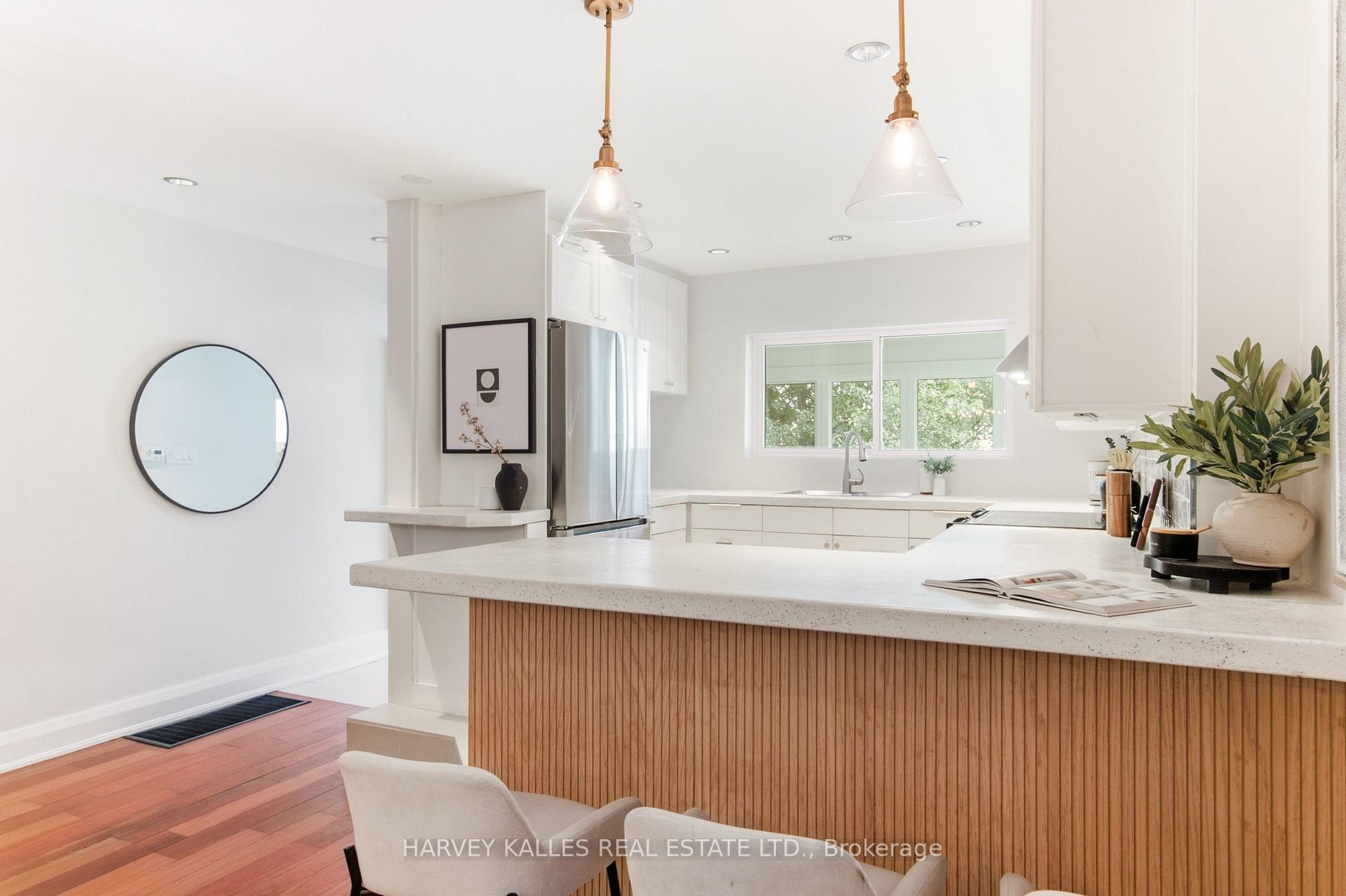 Photo 11 of 30 Millwood Road, Toronto, Mount Pleasant West — HOMEH