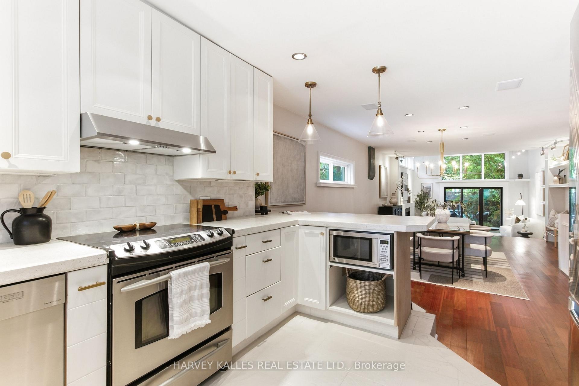 Photo 12 of 30 Millwood Road, Toronto, Mount Pleasant West — HOMEH