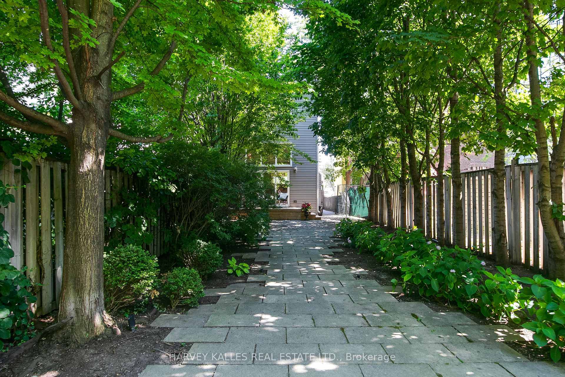 Photo 36 of 30 Millwood Road, Toronto, Mount Pleasant West — HOMEH