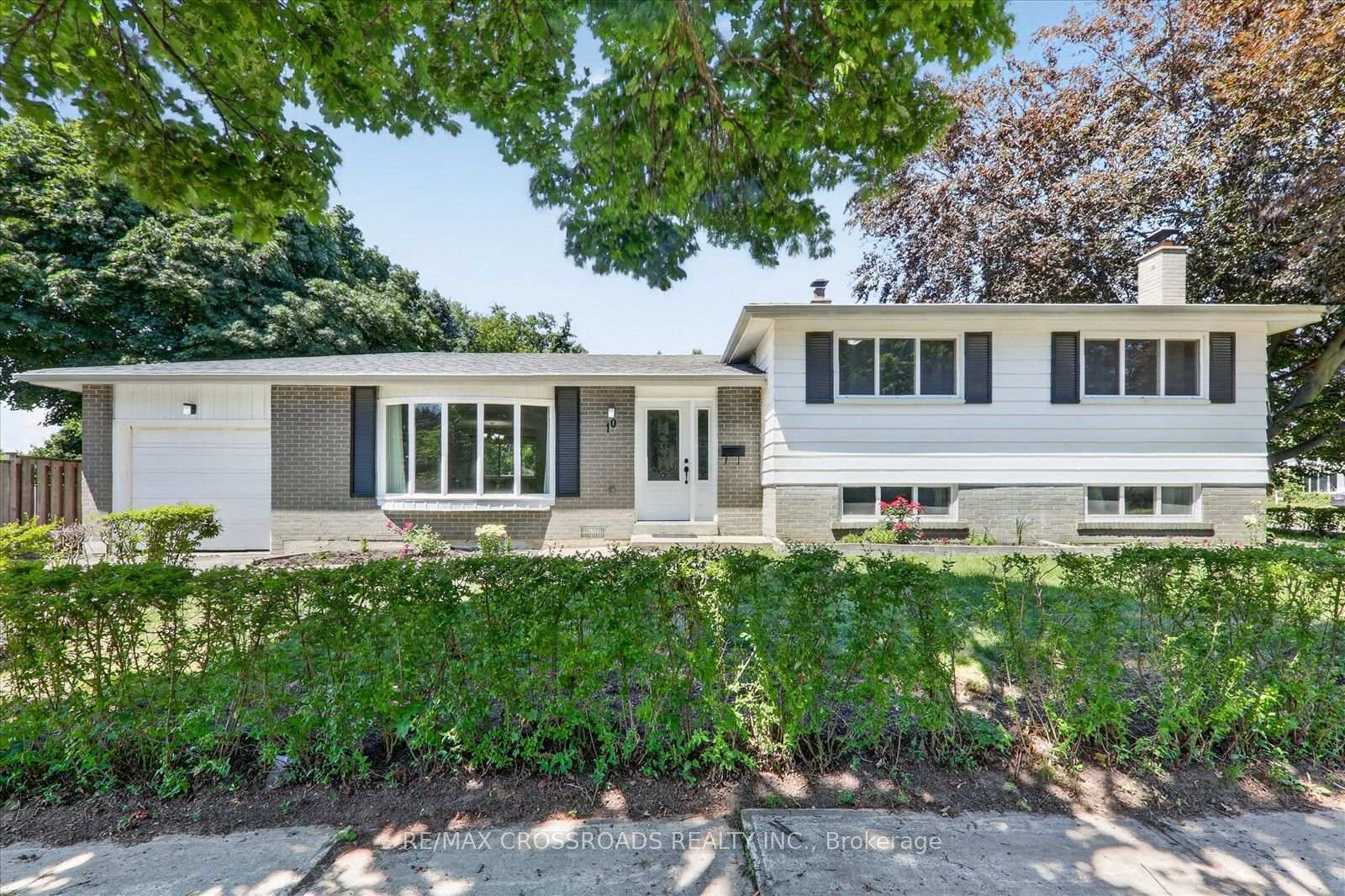 Front of 10 Gillbank Crescent S