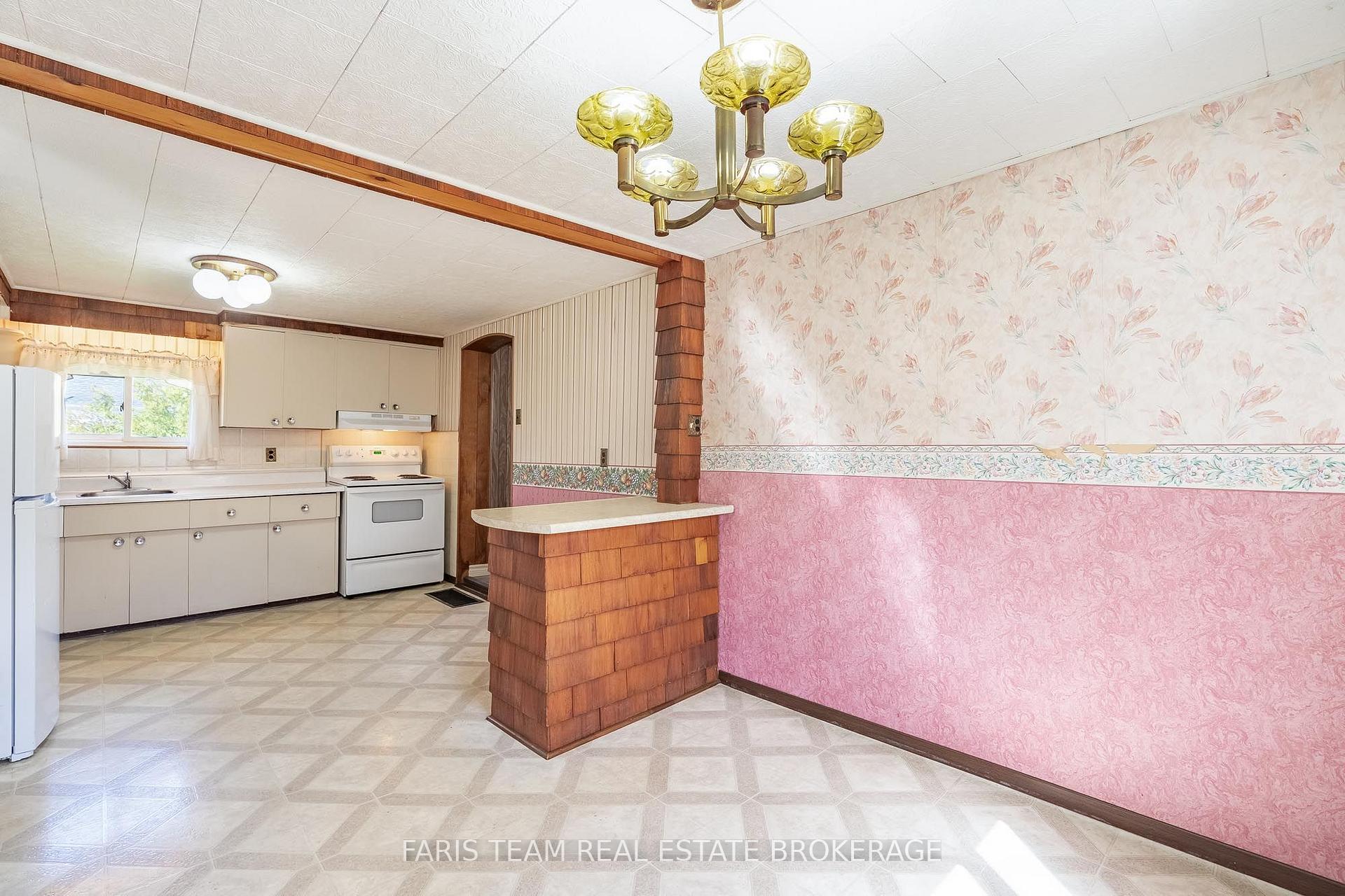 Photo 15 of 32 Lorne Avenue, Collingwood — HOMEH