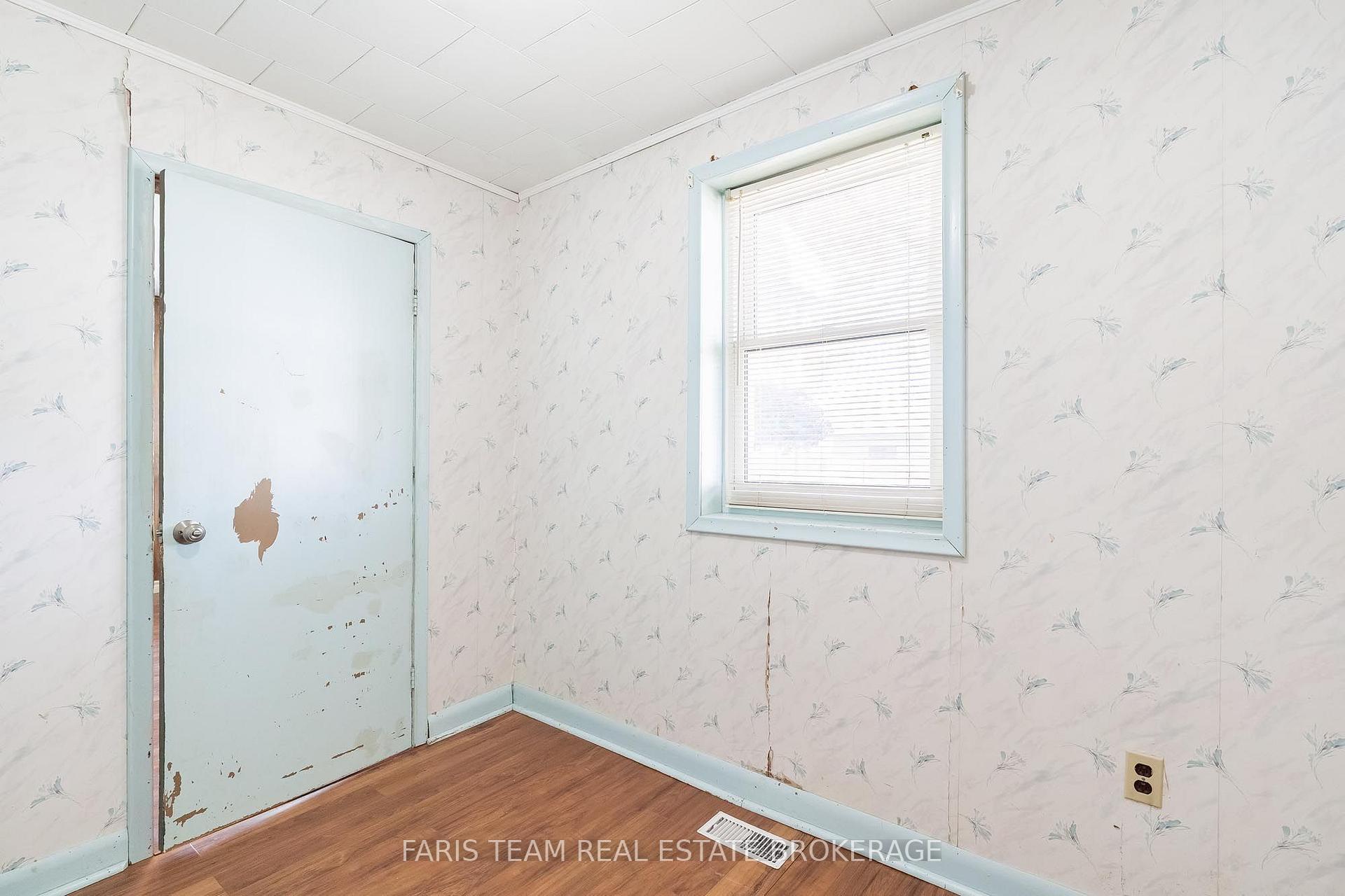 Photo 22 of 32 Lorne Avenue, Collingwood — HOMEH