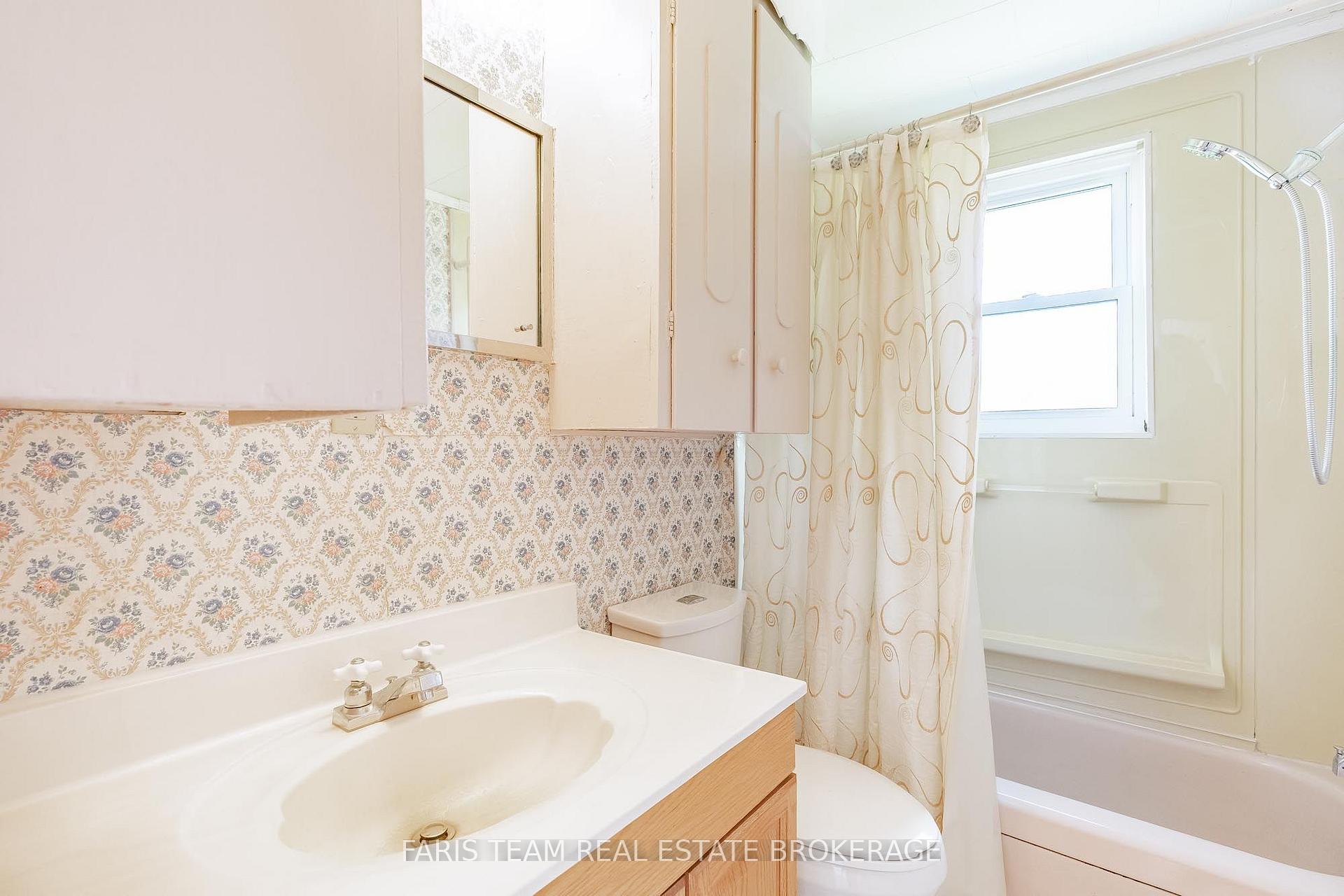 Photo 25 of 32 Lorne Avenue, Collingwood — HOMEH